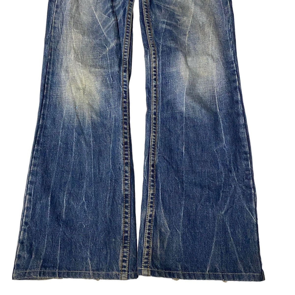 If Six Was Nine × Japanese Brand × Le Grande Bleu (L.G.B.) Lolita Red Pepper Flared Seawash Patched Jeans Size US 28 / EU 44 - 10 Thumbnail