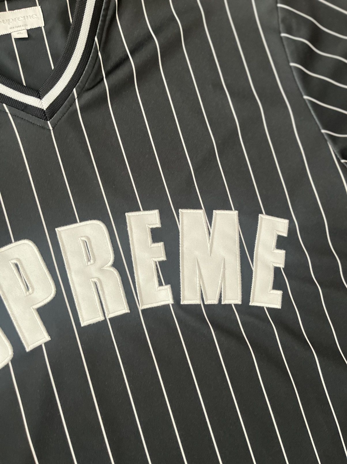 Supreme Supreme Pinstripe Baseball Jersey Size US XL / EU 56 / 4 - 10 Thumbnail