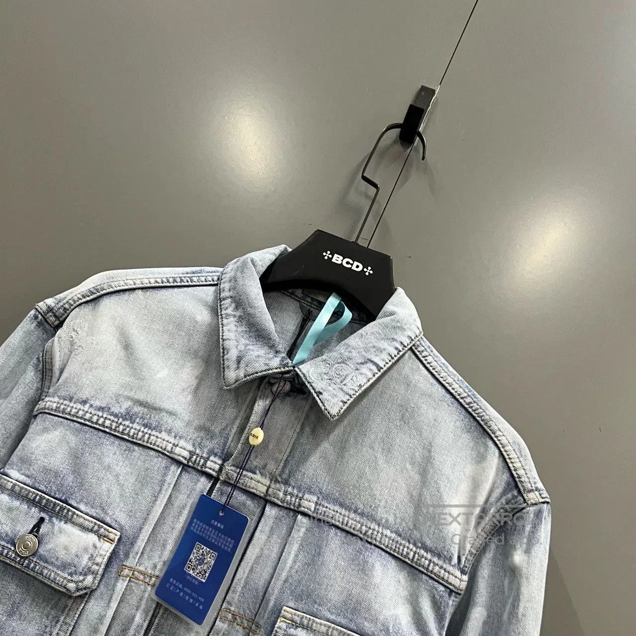 Dior dior blue logo denim jacket size 46. Size US L / EU 52-54 / 3 - 5 Thumbnail