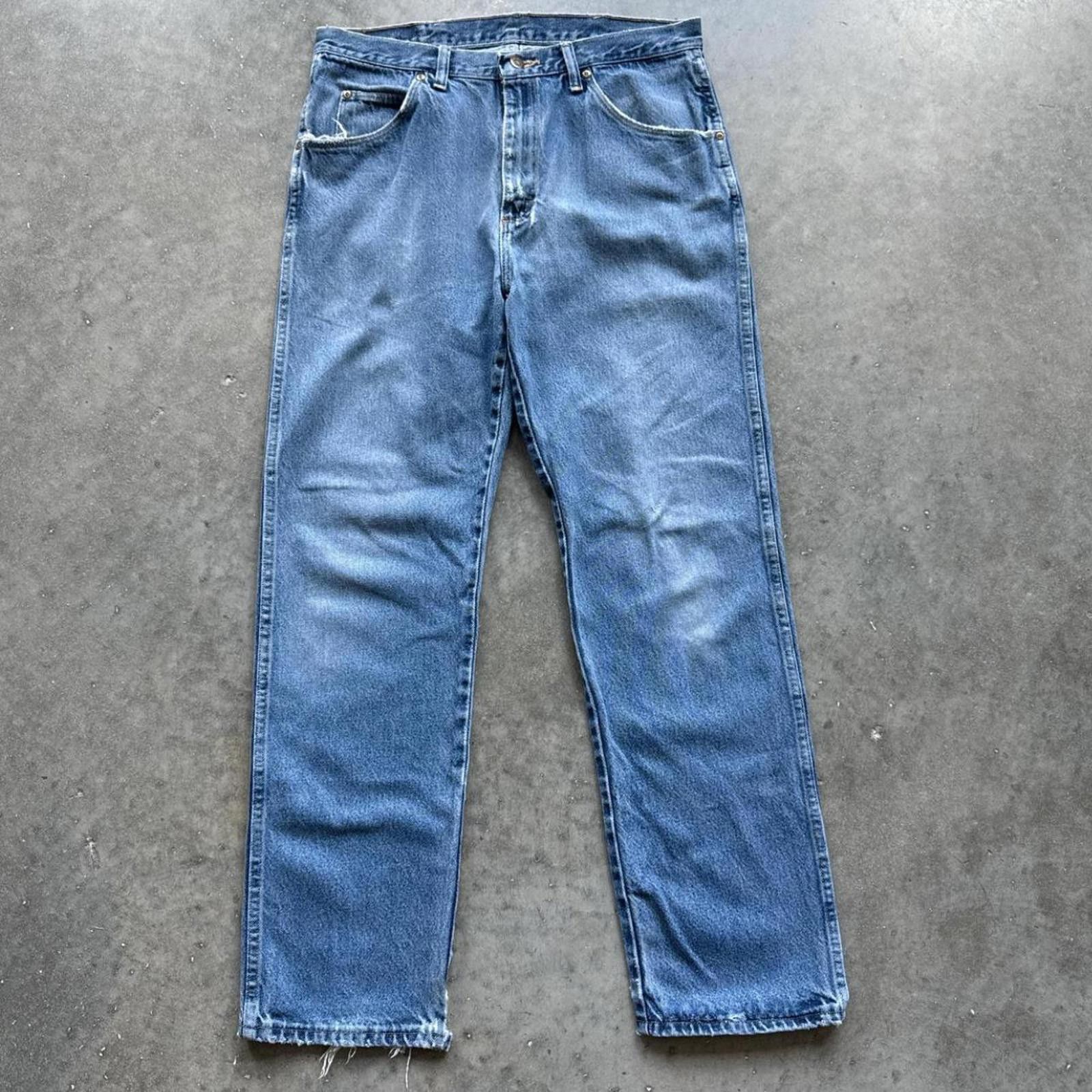 Wrangler Classic Wrangler Blue Relaxed Fit Distressed Vintage Jeans Size US 32 / EU 48 - 1 Thumbnail