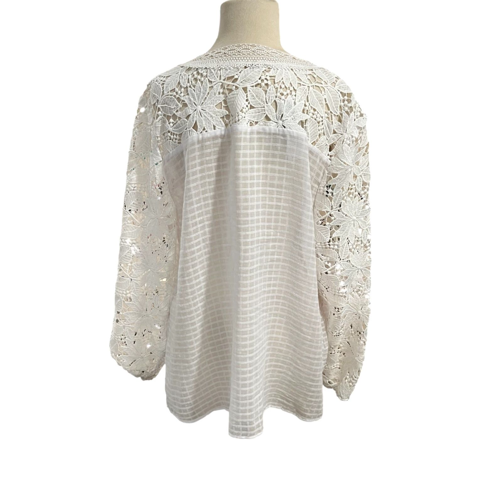 Vintage Chicos Blouse Floral Lace Sleeve Ivory NWT Size L Womens Size L / US 10 / IT 46 - 5 Thumbnail