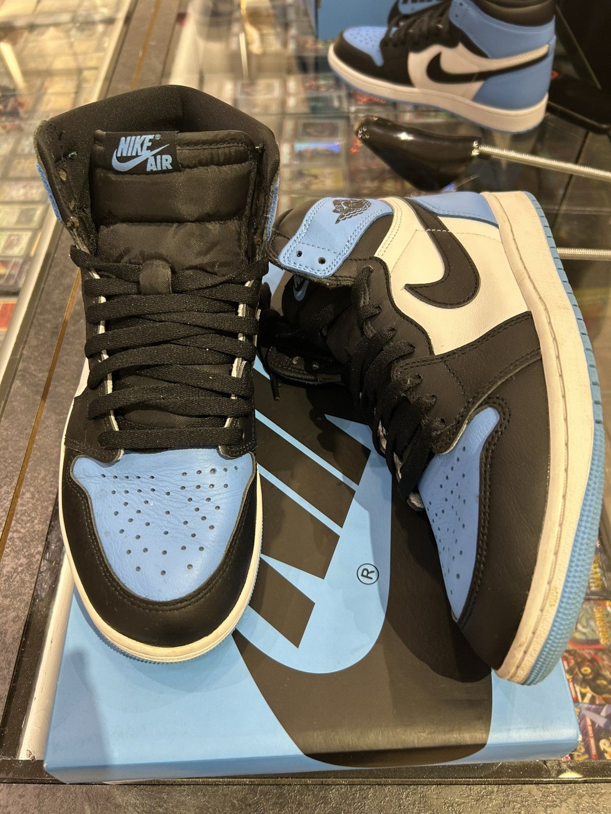 Jordan Brand AJ1 High University Blue Size US 10 / EU 43 - 1 Thumbnail
