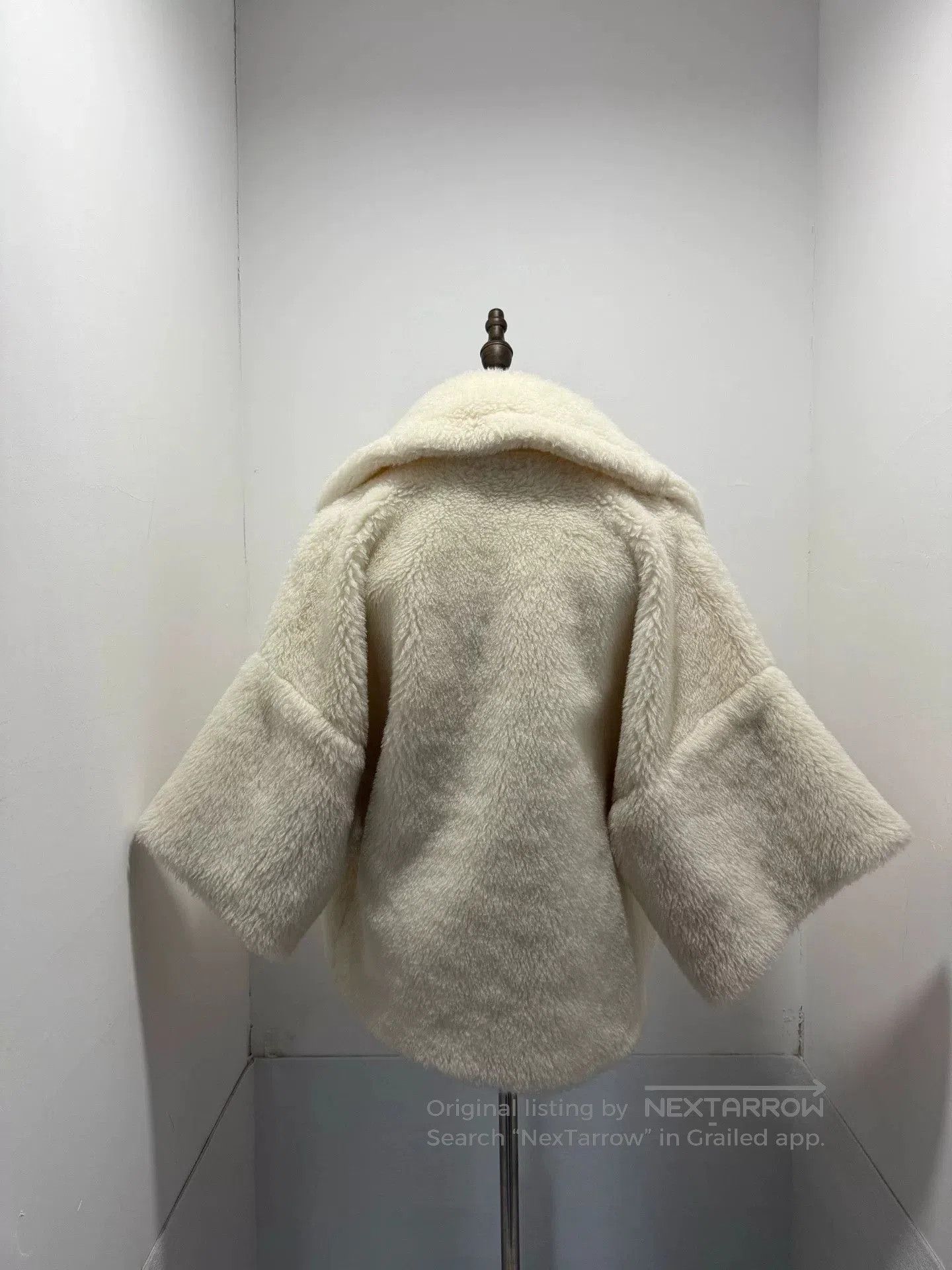Other Maxmara Teddy Short Coat. Size US S / EU 44-46 / 1 - 2 Thumbnail