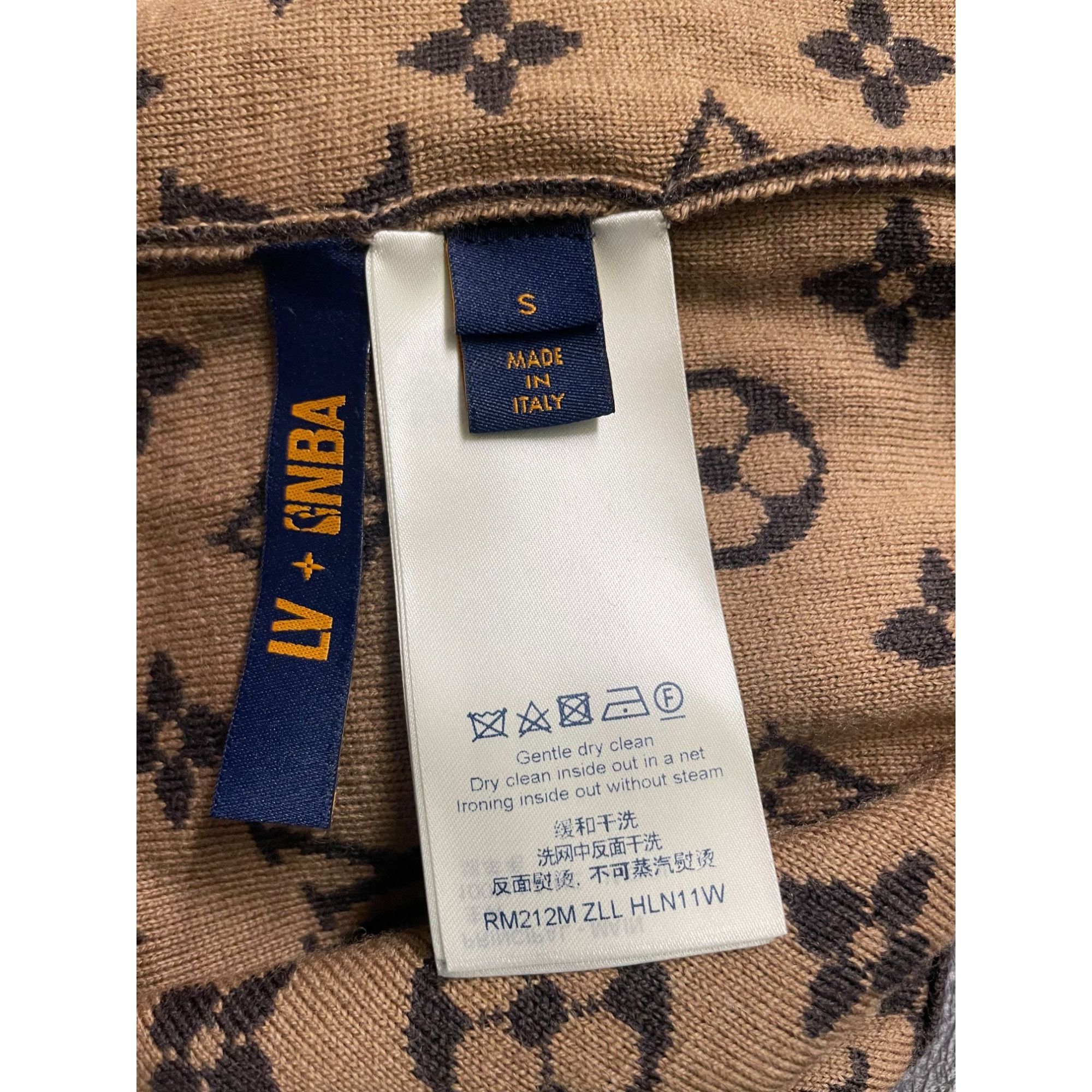 Louis Vuitton Louis Vuitton X NBA Monogram Wool Knit Jacket With Multicolo Size US S / EU 44-46 / 1 - 8 Thumbnail