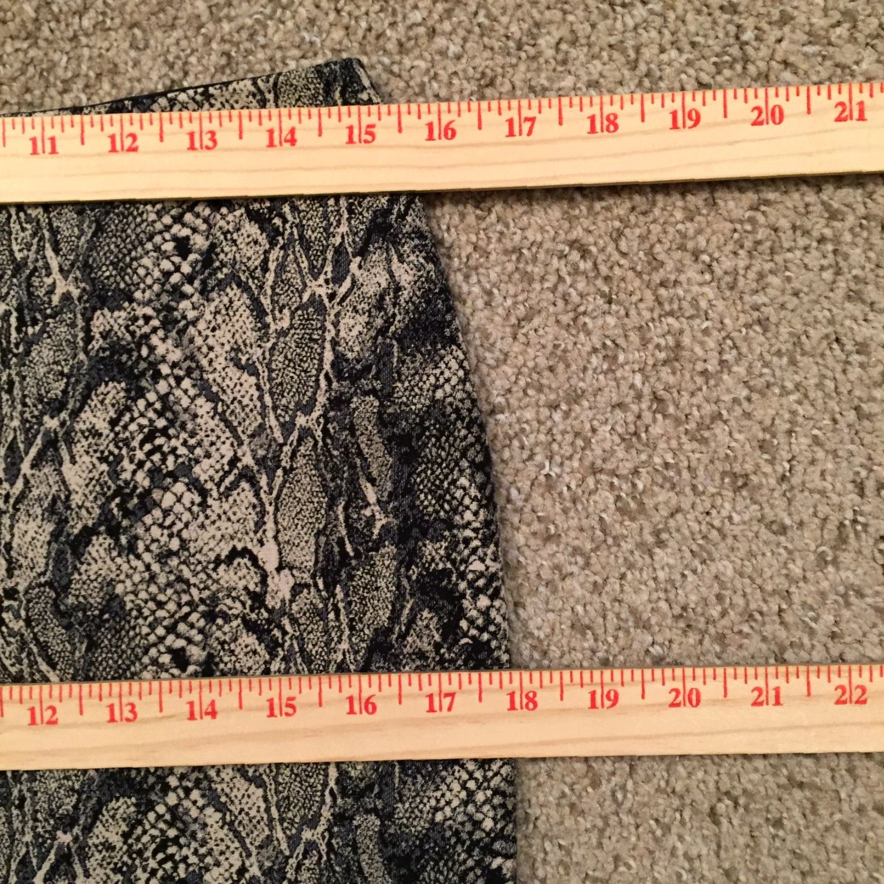 Talbots Talbots Skirt Petites Pencil 6P Beige Gray Animal Print Knee Length Lined Wool? Cotton Blend? Size 28" / US 6 / IT 42 - 3 Thumbnail