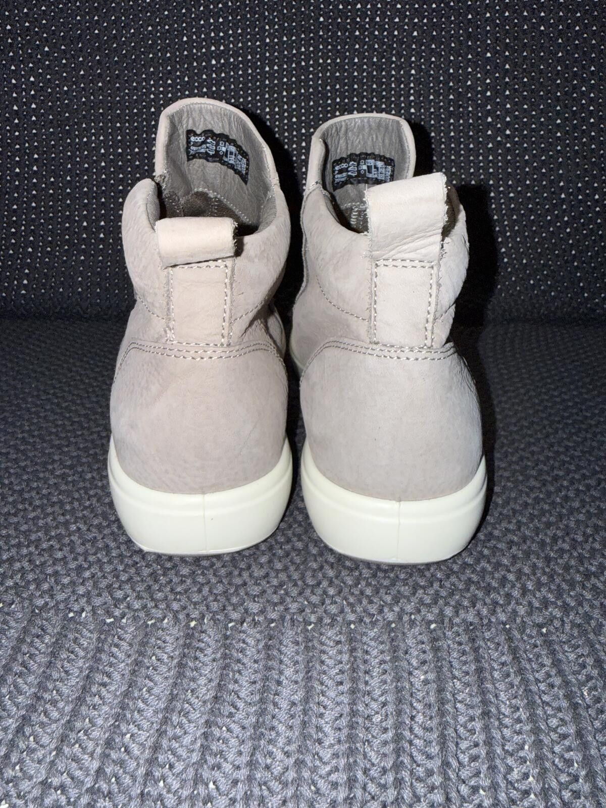Ecco Ecco Women's Light Gray Leather Ankle Sneakers Size US 9 / IT 39 - 2 Thumbnail