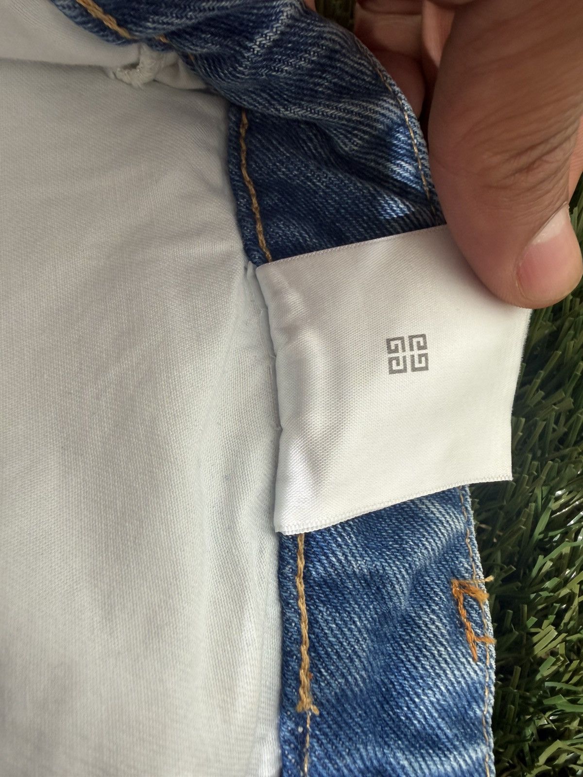 Givenchy Givenchy Distressed Panel Jeans Size 29" - 9 Thumbnail