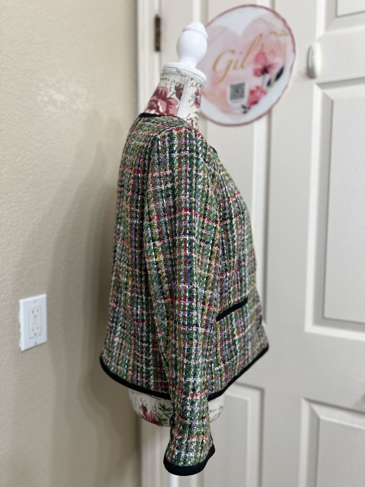 Ann Taylor Ann Taylor Multicolor Tweed Jacket with Black Trim size 8P Size M / US 6-8 / IT 42-44 - 2 Thumbnail