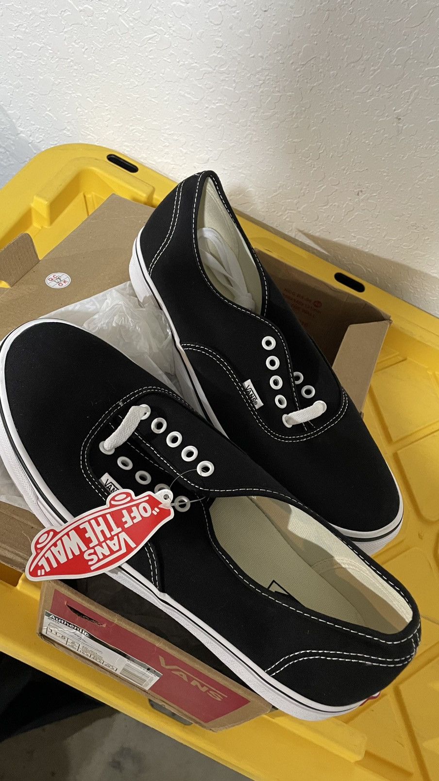 Vans Vans Authenitc Classic Canvas unisex Skateboarding shoe S Size US 11.5 / EU 44-45 - 2 Thumbnail