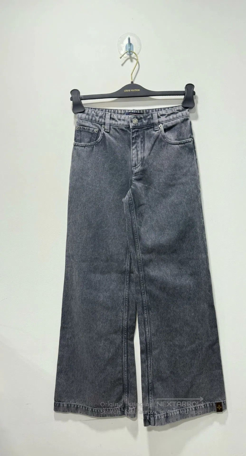 Louis Vuitton Louis Vuitton Gray Wide. Size 31" - 1 Thumbnail