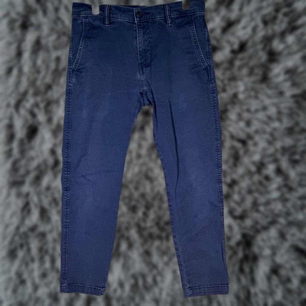 Levi's Levi’s 552 Mens Jeans Straight Leg Mid Rise Blue Denim Medium Wash 28 x 30 Jeans Men’s 28x30 Blue Denim Straight Leg (Levi’s 552) Size US 28 / EU 44 - 1 Thumbnail
