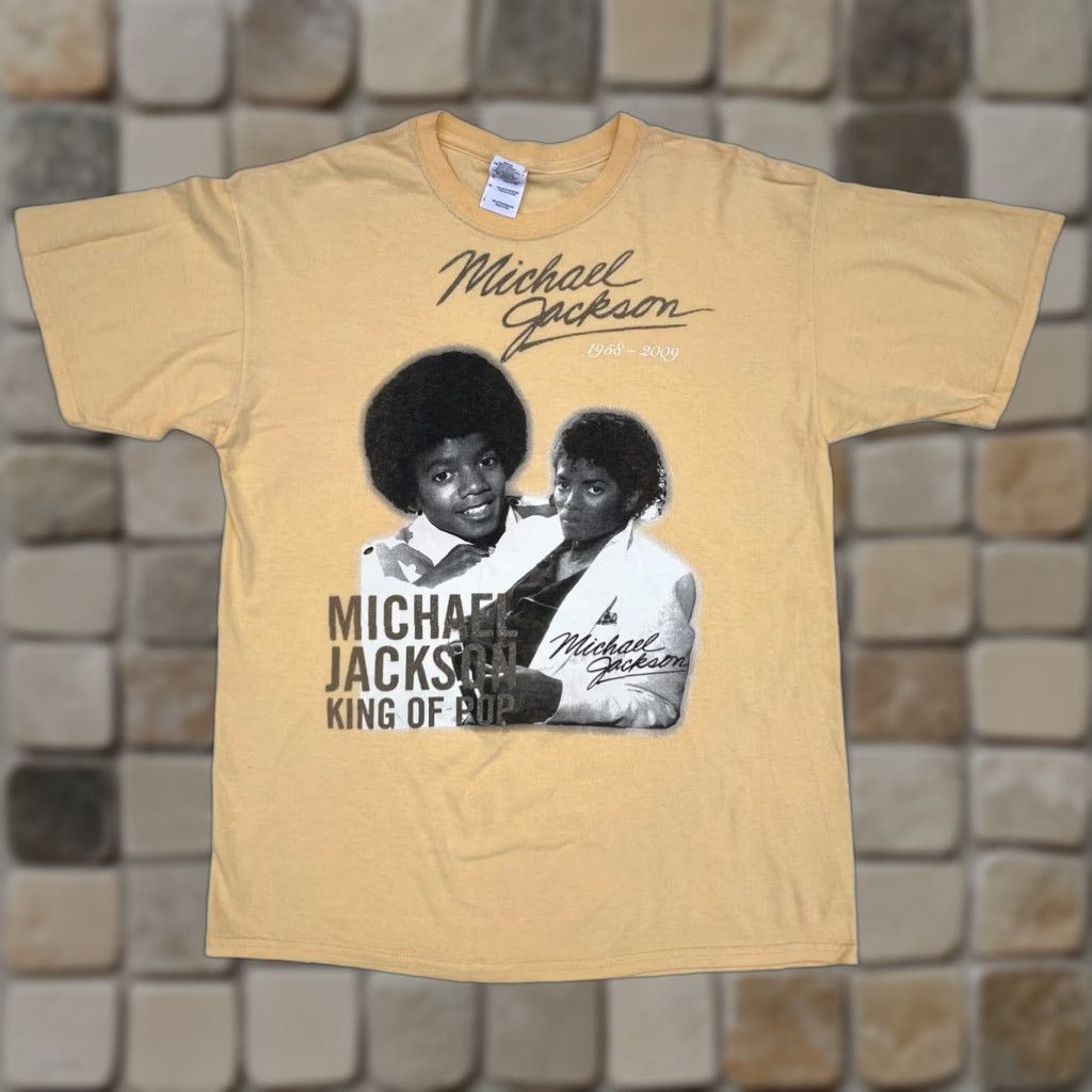 Gildan Vintage Michael Jackson Memorial T-Shirt L Mens Short Sleeve Crew Neck Peach 100% Cotton Gildan Ultra Cotton Vintage 1958-2009 Music Shirt Size US L / EU 52-54 / 3 - 1 Thumbnail