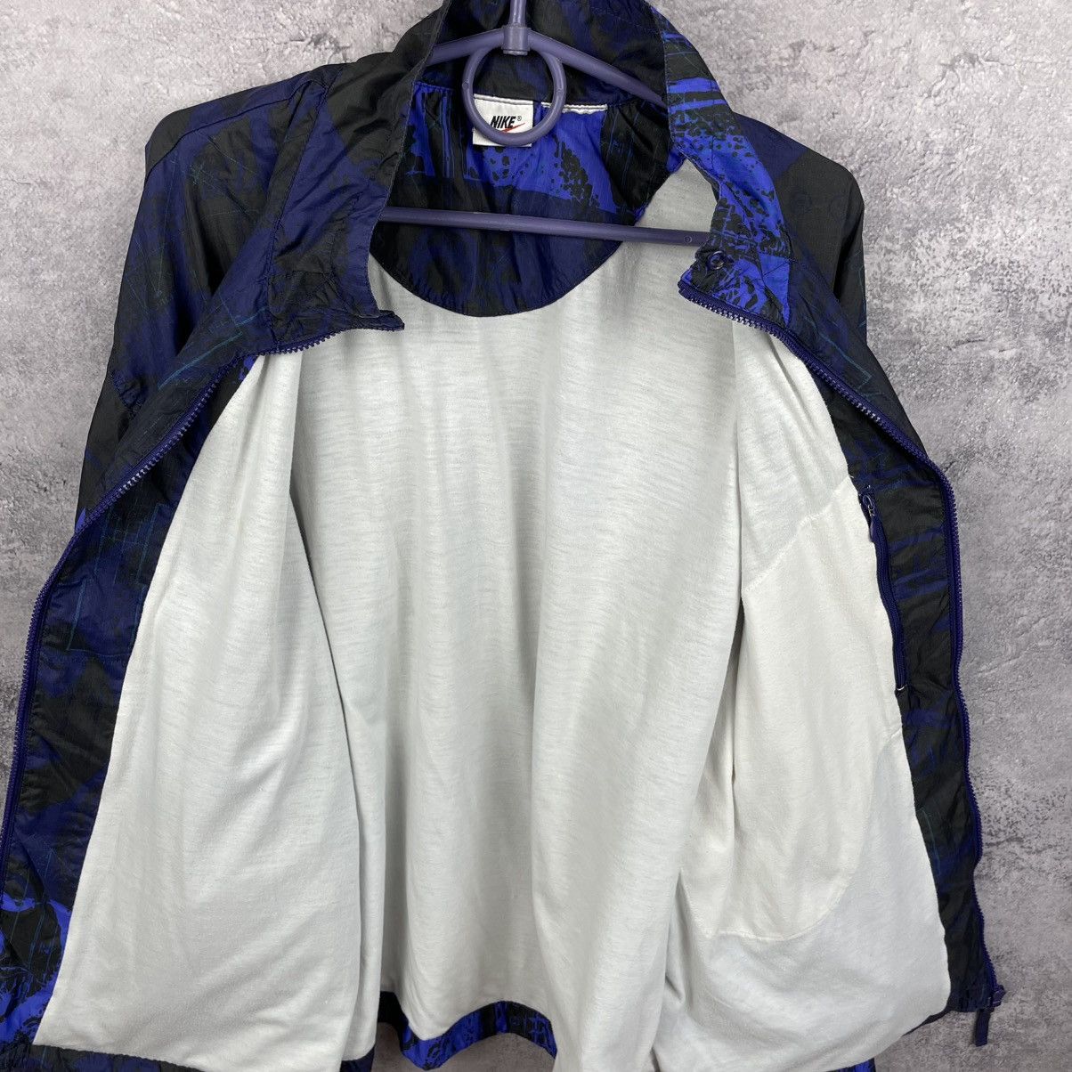 Nike Vintage Nike 90s Rare Track Jacket Big Sleeve Graphic Print Size US XL / EU 56 / 4 - 20 Thumbnail