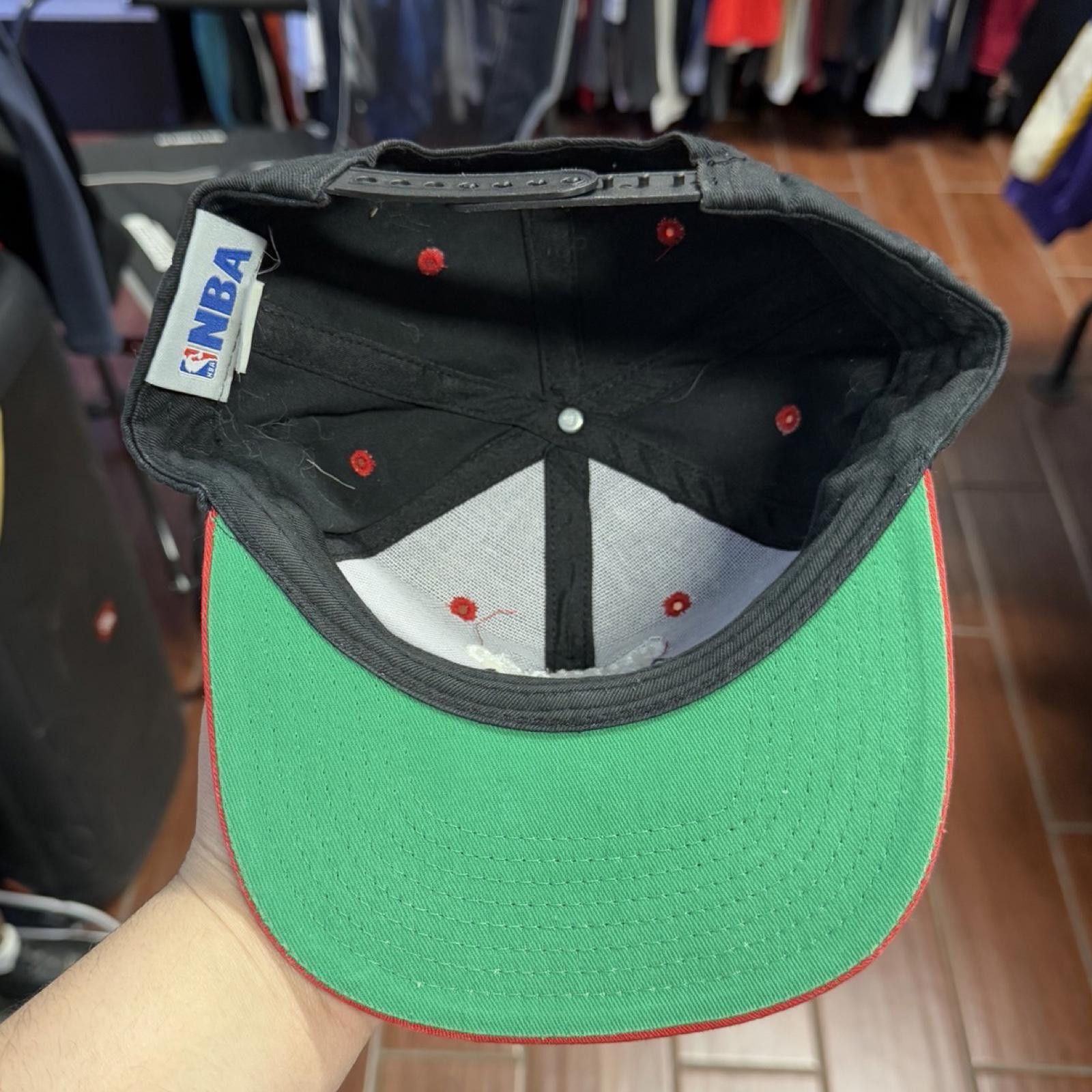 NBA Chicago Bulls Vintage Snapback Hat Size ONE SIZE - 7 Thumbnail