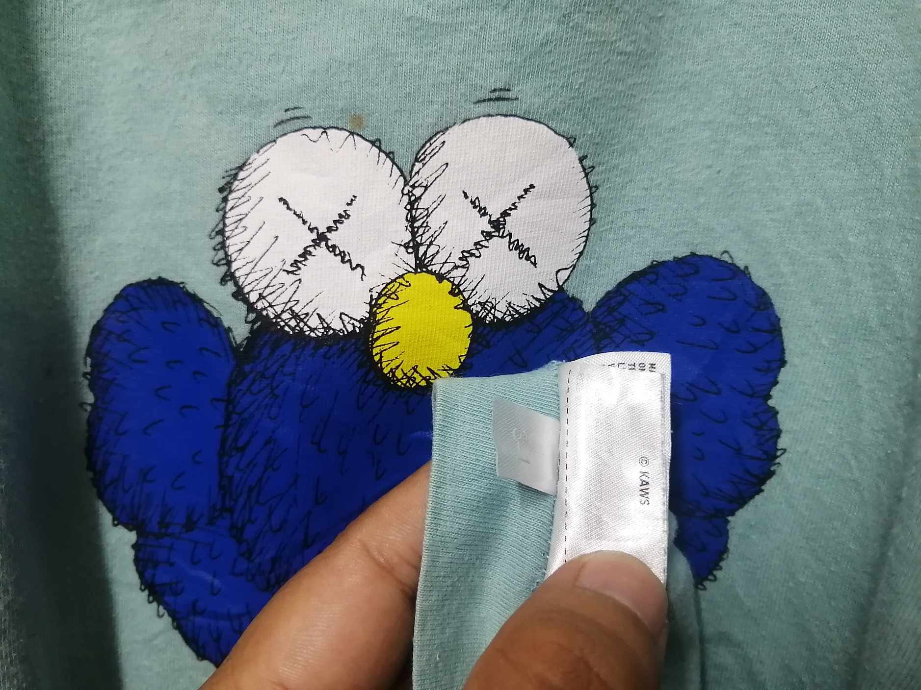 Vintage TSHIRTS KAWS VERY RARE Size US L / EU 52-54 / 3 - 7 Thumbnail