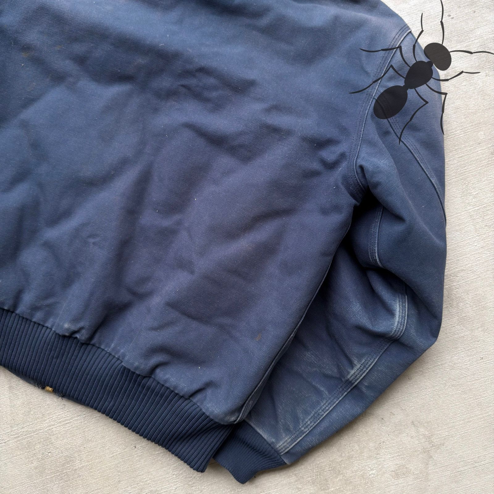 Vintage Y2K Carhartt J04 NVY blue hooded work wear jacket