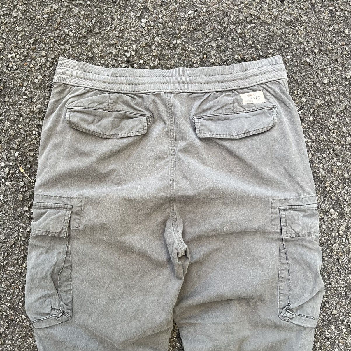 Polo Ralph Lauren Polo RL Utility Cargo Multipockets Jogger Military Pants Size US 32 / EU 48 - 12 Thumbnail