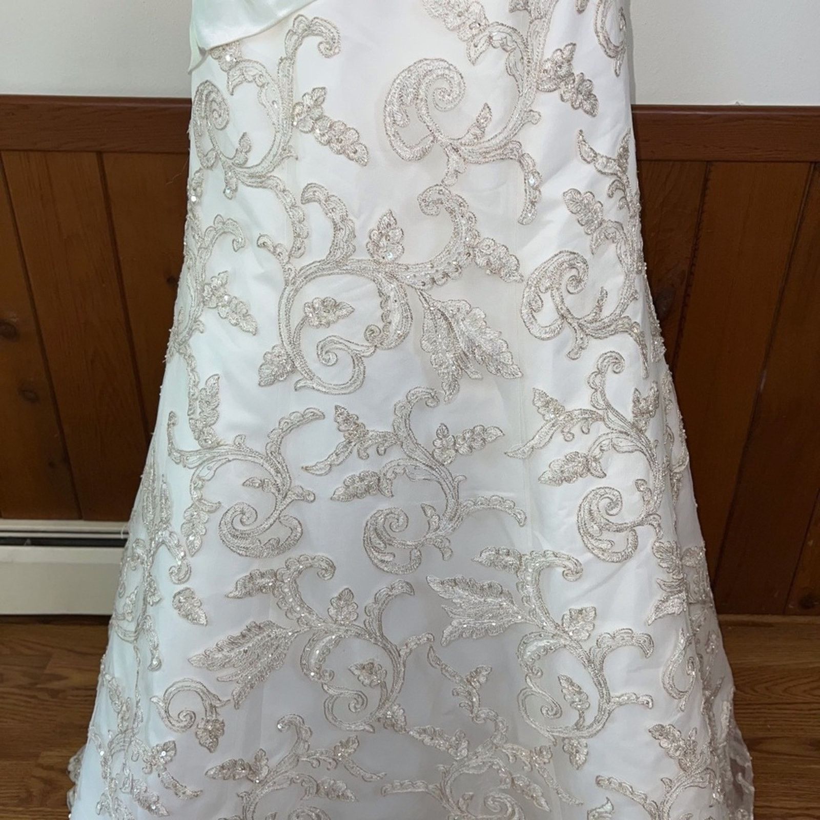 Other Forever Yours Embroidered Lace Overlay Corset Wedding Gown! Size M / US 6-8 / IT 42-44 - 10 Thumbnail