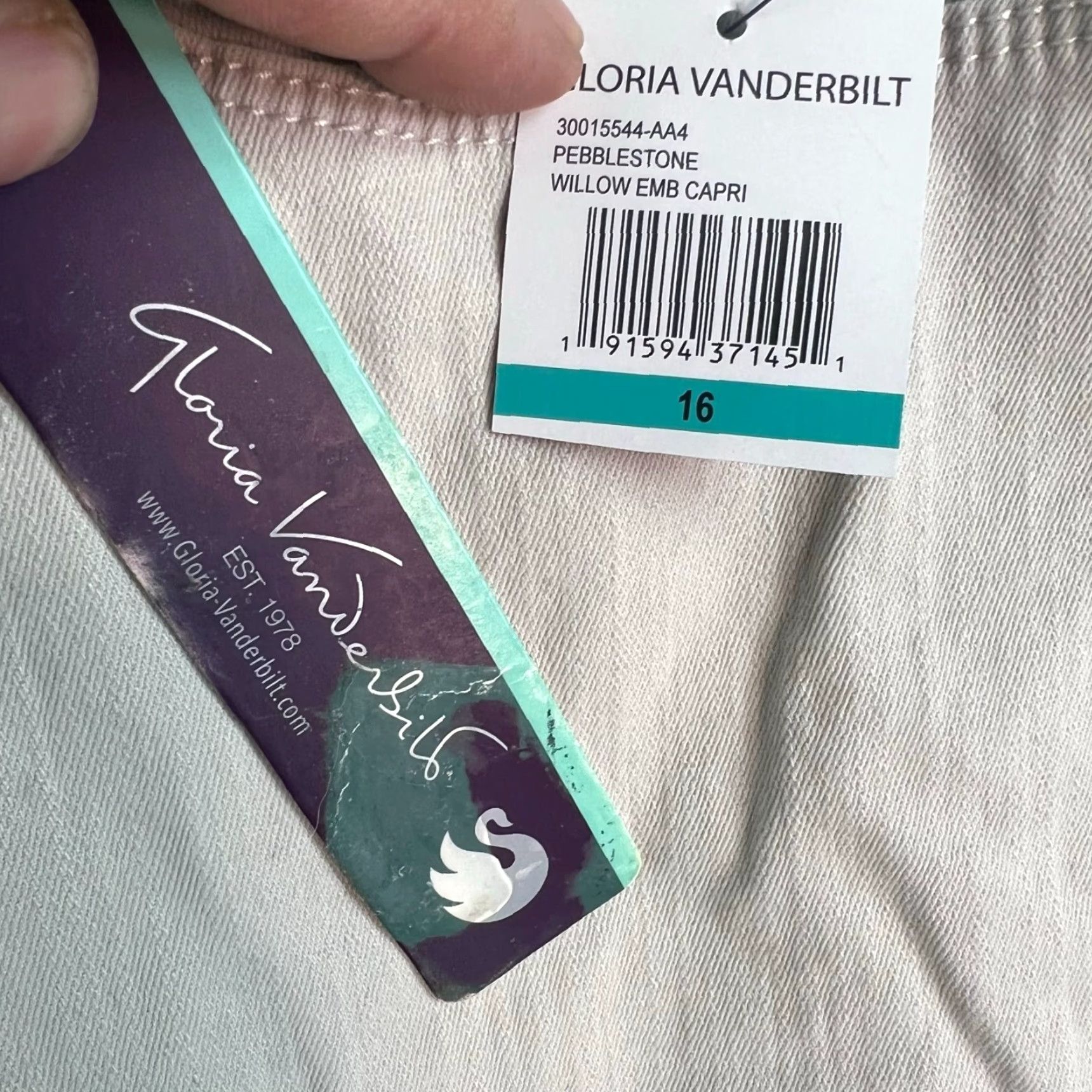 Gloria Vanderbilt Gloria Vanderbilt Shorts 16 Beige Perfect Fit Comfort Waistband Willow Size 38" / US 16 / IT 52 - 4 Thumbnail