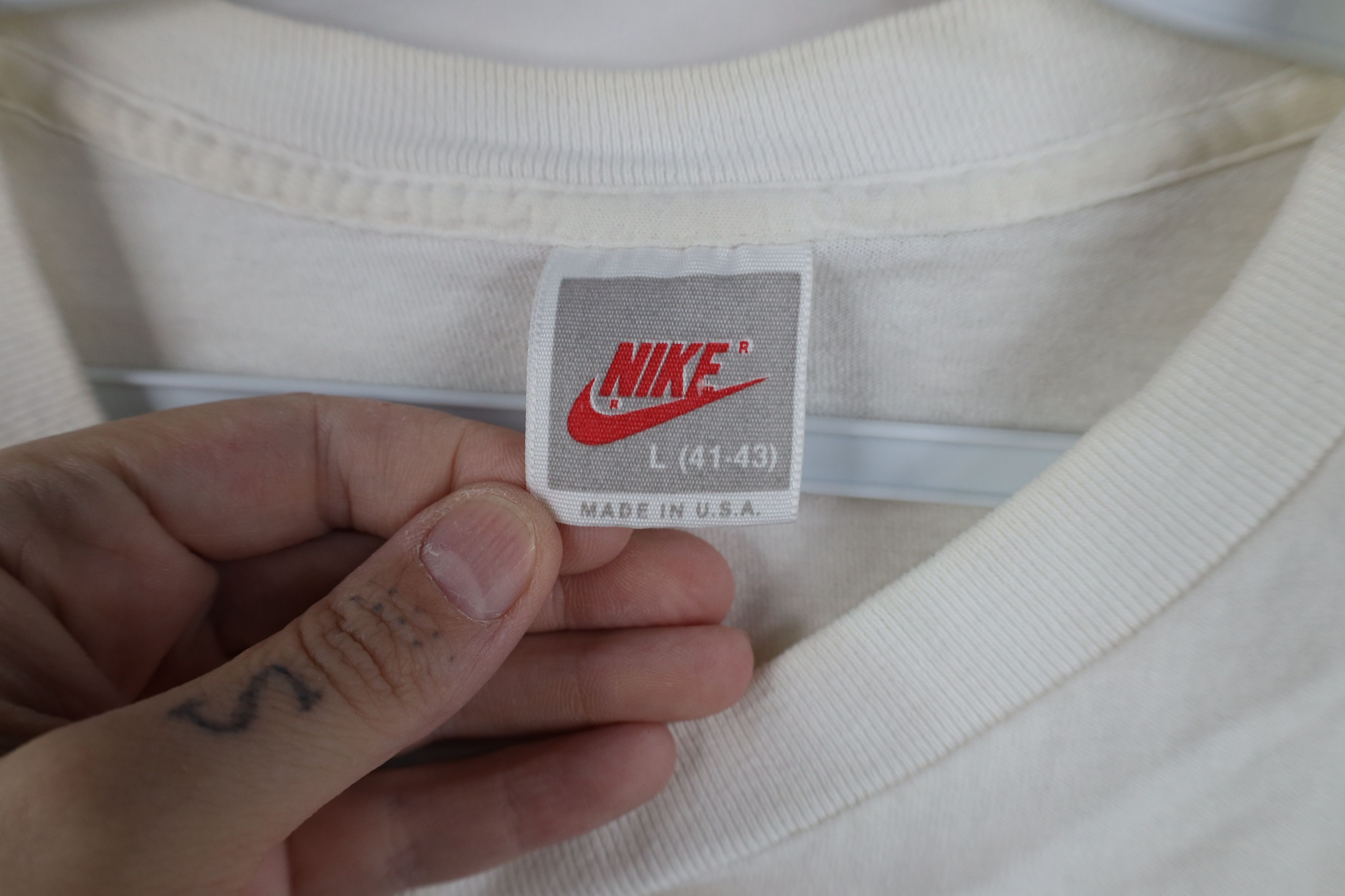 Nike Vintage 80s 90s Nike Block Letter Sunset Fade T-Shirt USA Size US L / EU 52-54 / 3 - 6 Thumbnail