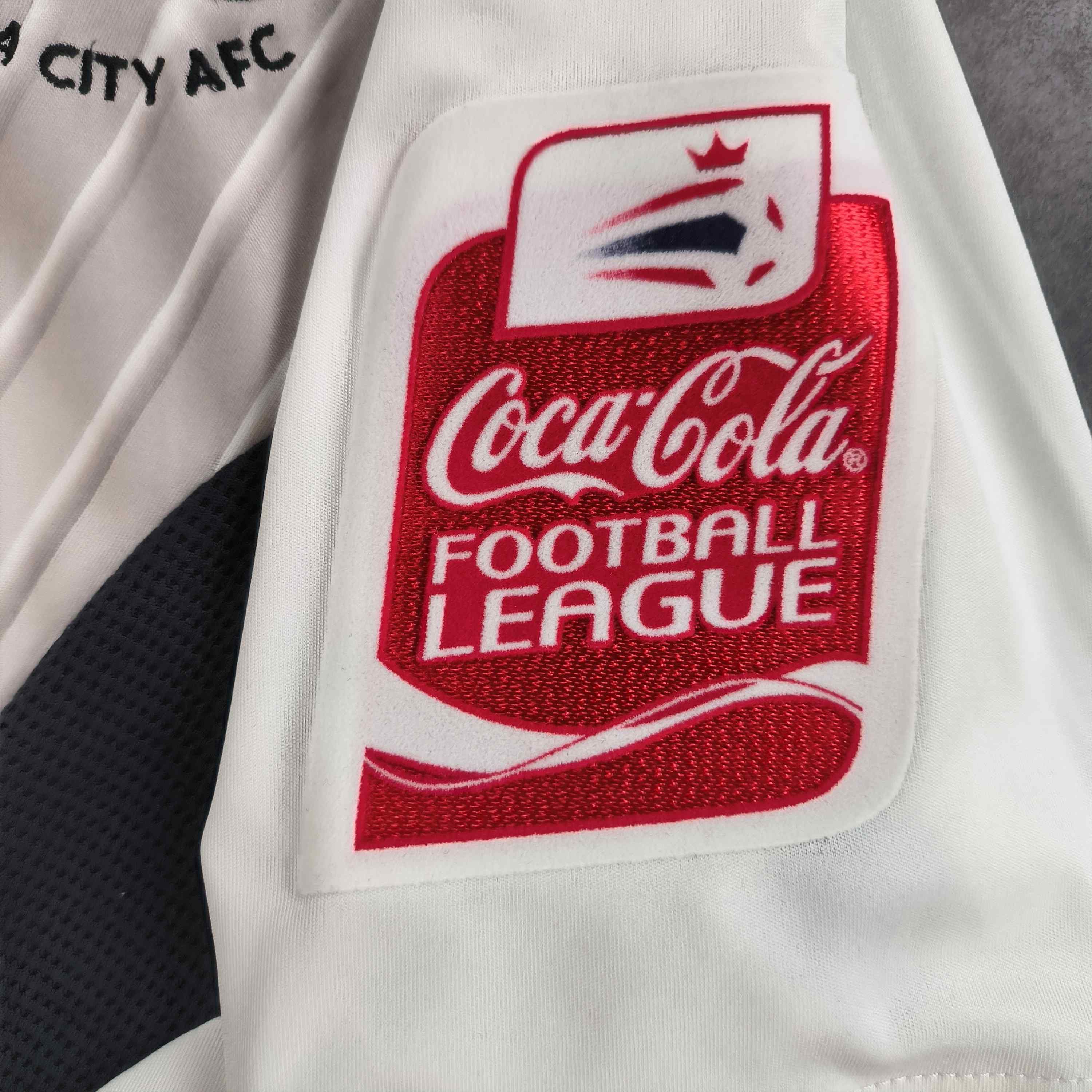 Umbro Swansea City 2009-10 Umbro home Britton football jersey sz S Size US S / EU 44-46 / 1 - 5 Thumbnail