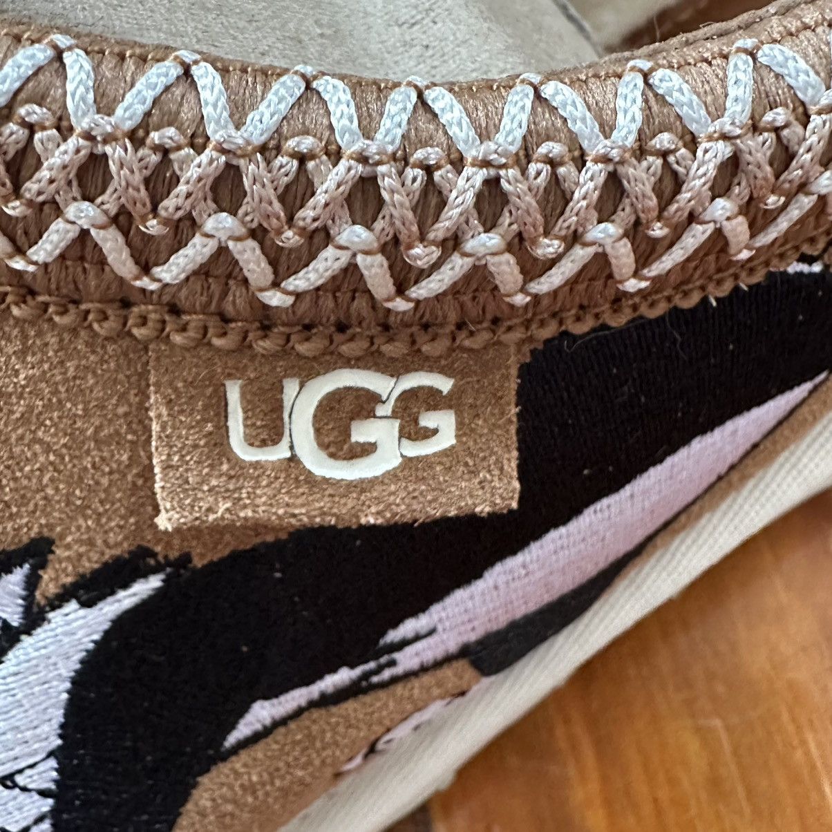Palace × Ugg Palace UGG Looney Tunes Tasman Slipper Chestnut - Size 42 Size US 9 / EU 42 - 9 Thumbnail