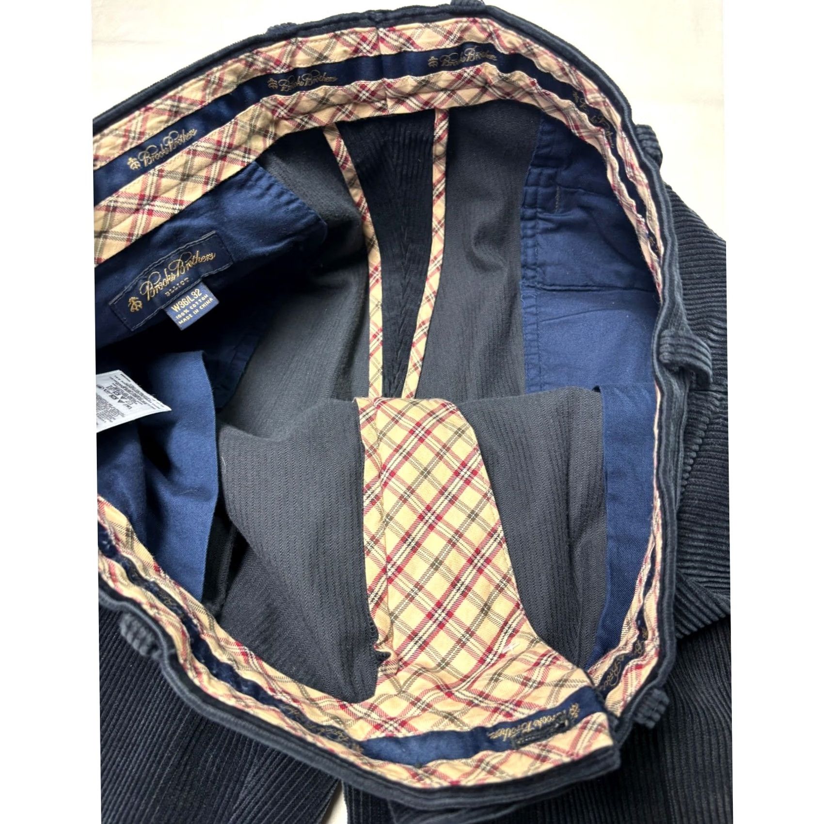 Brooks Brothers Brooks Brothers Elliot Corduroy Pants Mens 36x32 Navy Blue Pleated Cuffed Cotton Dress Pants Slashed Pocket Button Zipper Relaxed Straight Sailor? Size US 36 / EU 52 - 4 Thumbnail