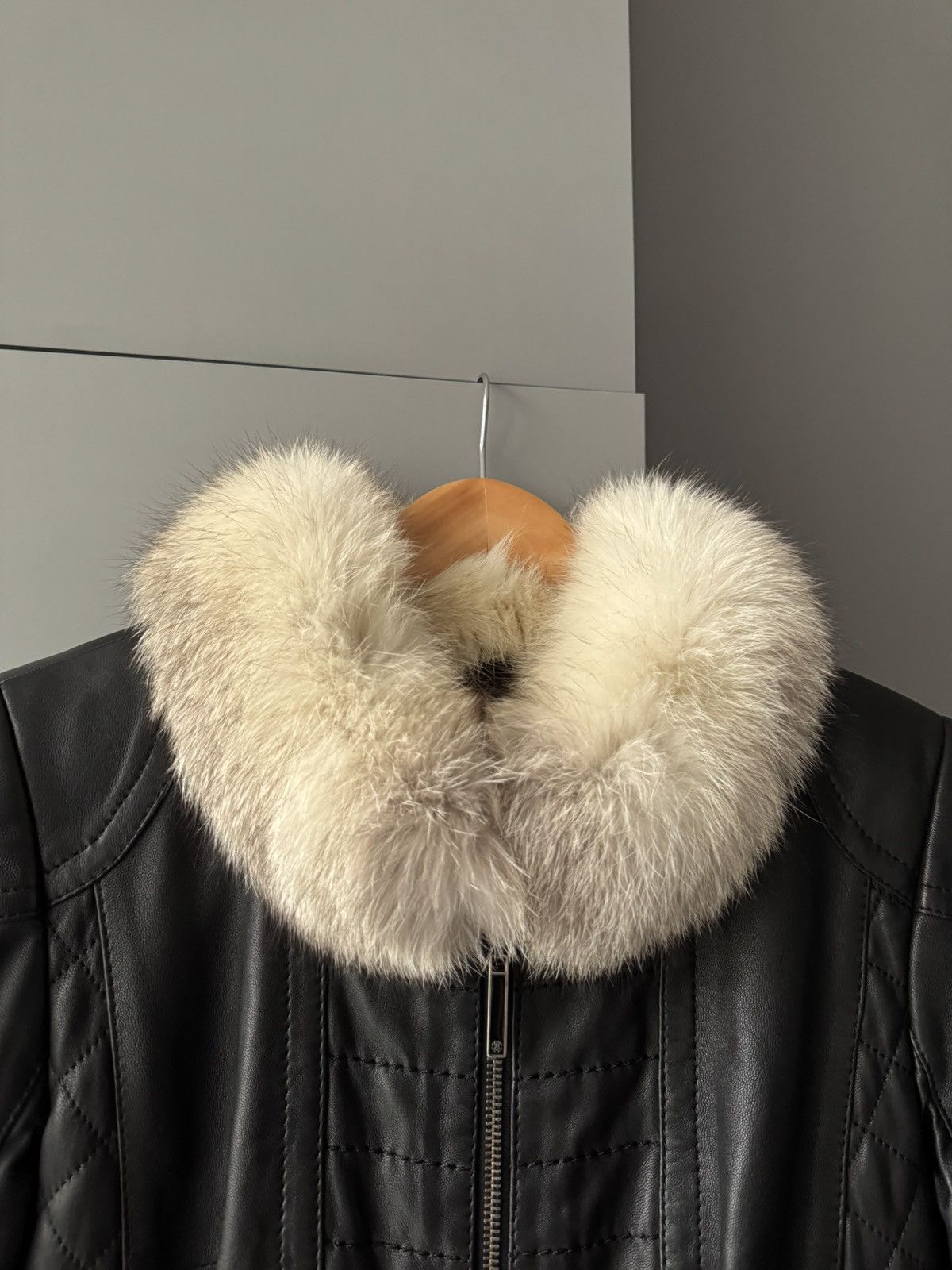 Roberto Cavalli Roberto Cavalli 2000’s Leather Textured Fur Moto Jacket Size XS / US 0-2 / IT 36-38 - 4 Thumbnail