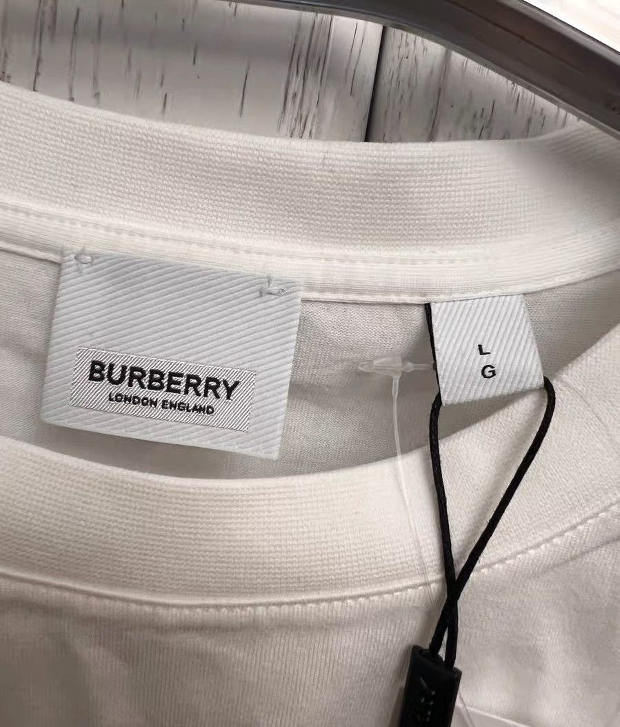 Burberry Burberry Classic Slogan Logo Short Sleeve T-Shirt Size US L / EU 52-54 / 3 - 3 Thumbnail