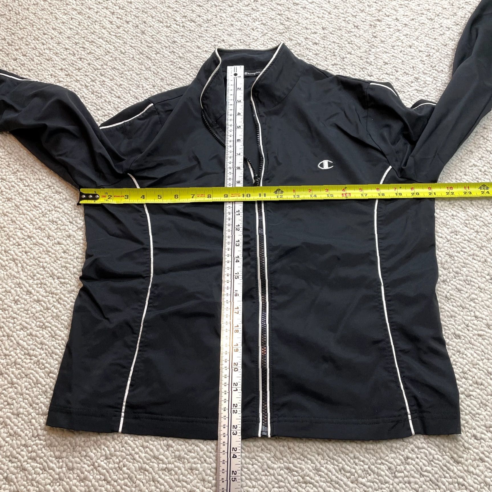 Champion Champion Windbreaker Jacket Womens Medium Black Full Zip Pockets Zip Cuffs Size M / US 6-8 / IT 42-44 - 2 Thumbnail