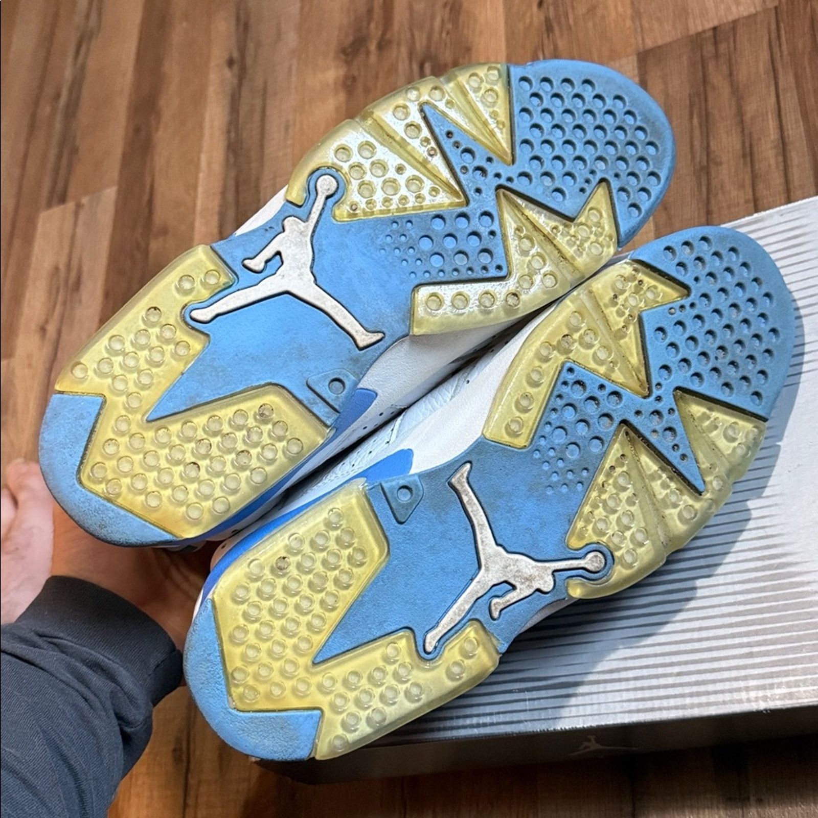 Jordan Brand 2002 Air Jordan 6 Retro Low UNC Size US 11 / EU 44 - 5 Thumbnail