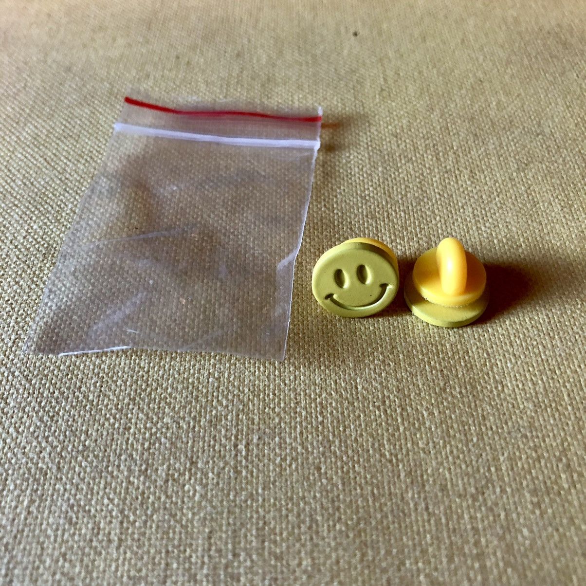 Other Happy Dots Smiley MDMA XTC Pin Size ONE SIZE - 1 Thumbnail