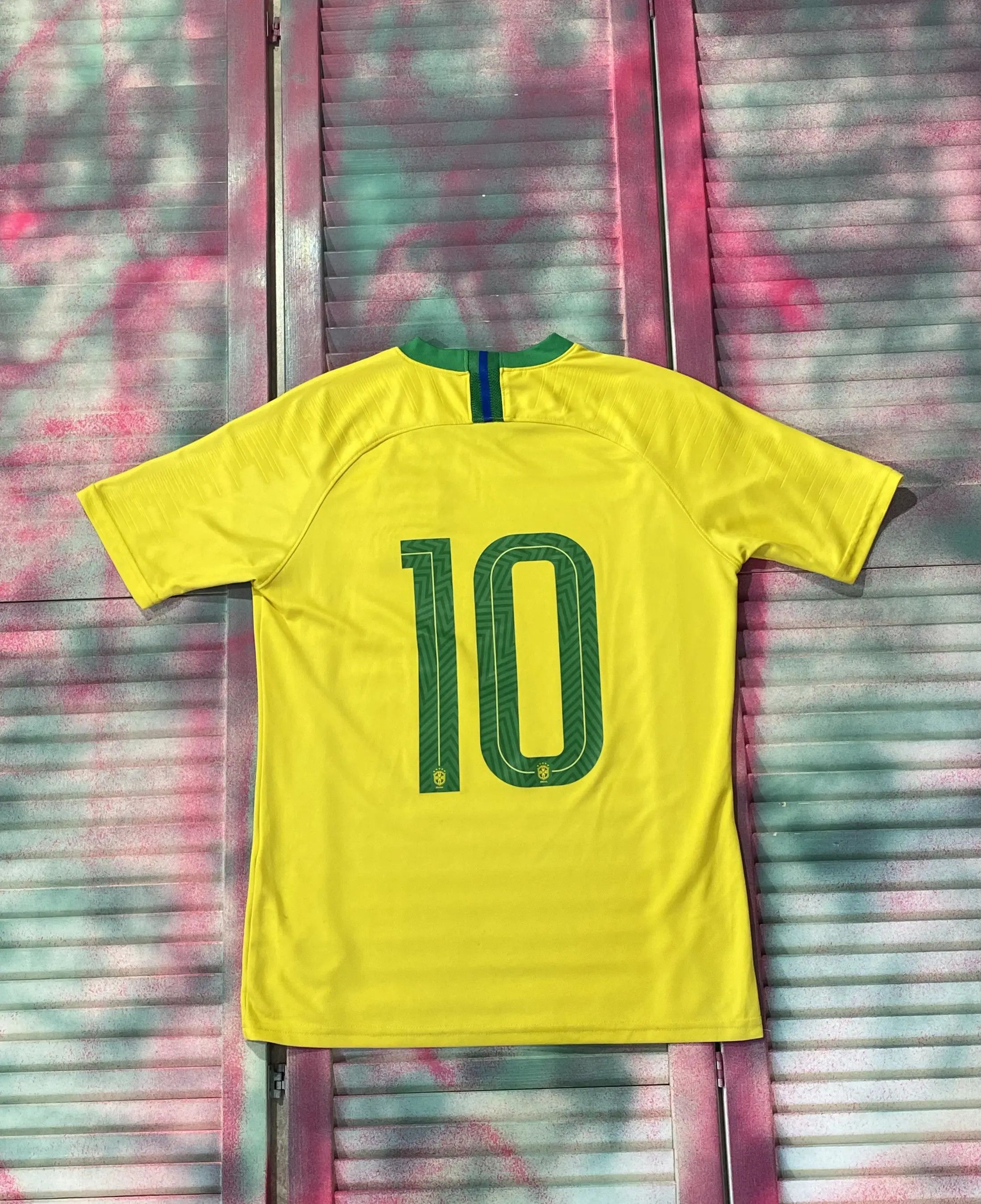 Vintage Vintage Y2K Brasil #10 Soccer Jersey Size US S / EU 44-46 / 1 - 3 Thumbnail