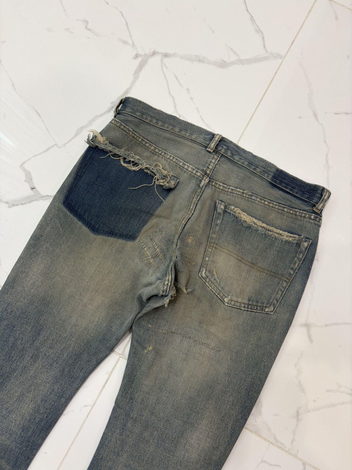 Undercover Aw04 red yarn Size US 31 - 8 Thumbnail