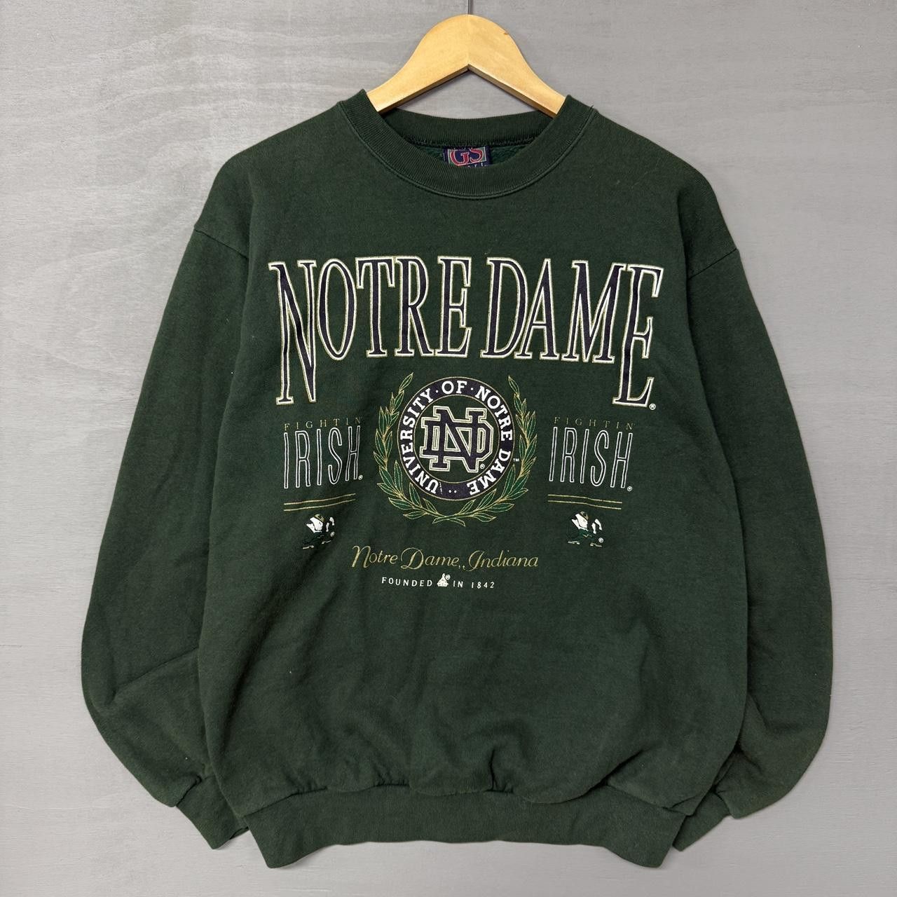 Vintage Vintage Notre Dame Fighting Irish Green Sweatshirt Medium Size US M / EU 48-50 / 2 - 1 Thumbnail