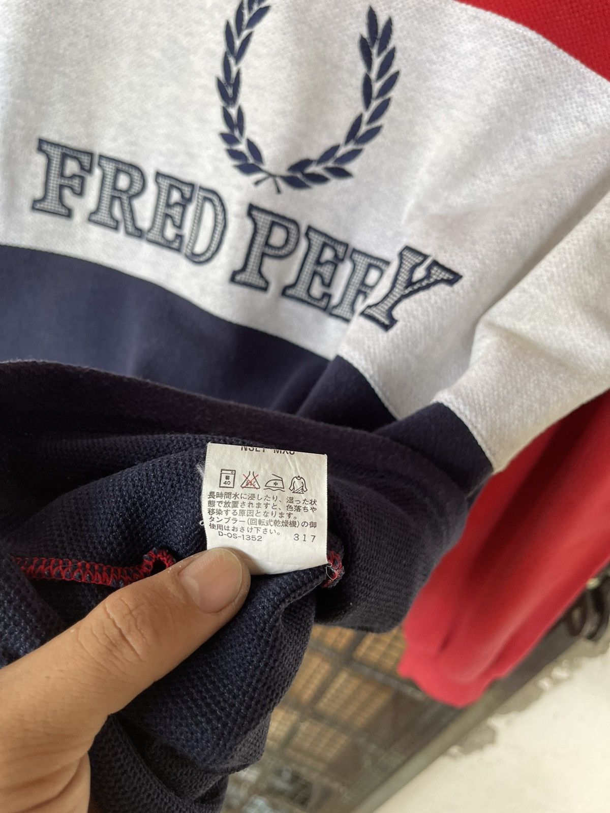 Fred Perry RAREST‼️Vintage90s🔥FRED PERRY🔥Embroidered Big logo Longsleeve Size US L / EU 52-54 / 3 - 8 Thumbnail