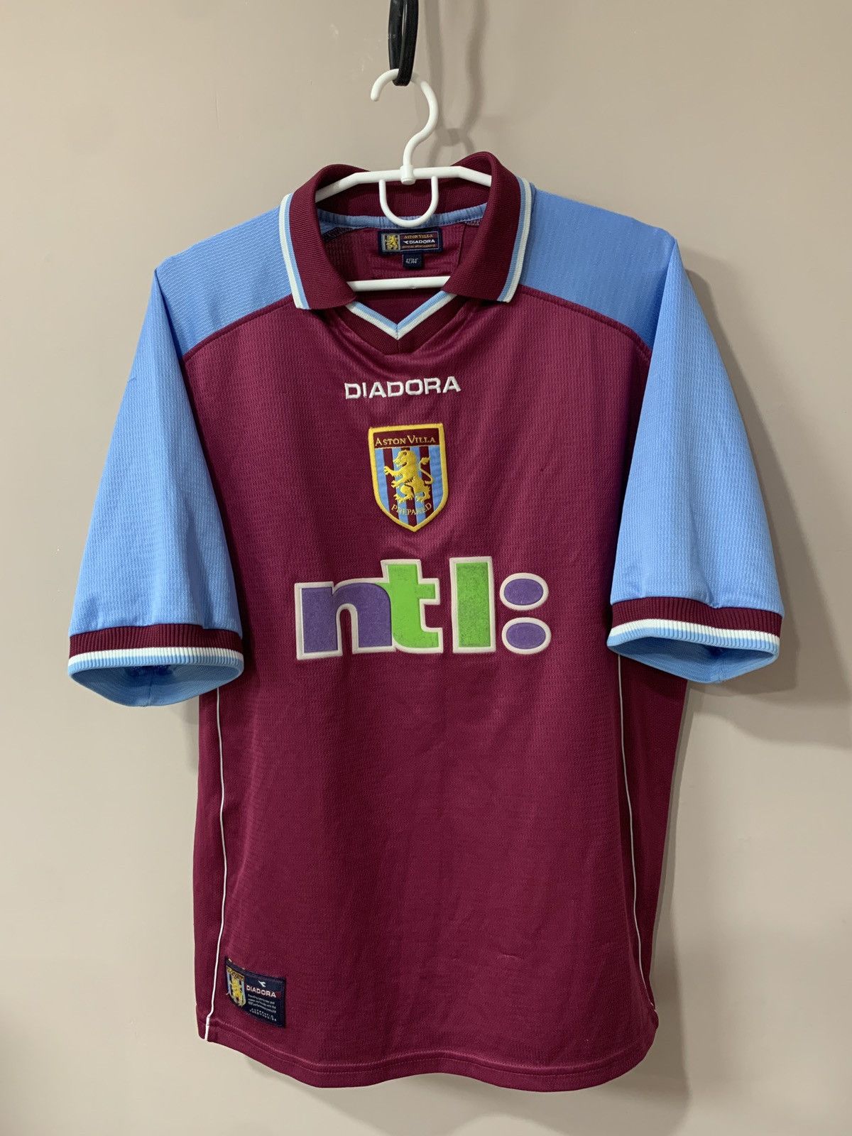 Diadora Aston Villa Vintage Football Shirt Diadora Soccer Jersey M Size US M / EU 48-50 / 2 - 1 Thumbnail
