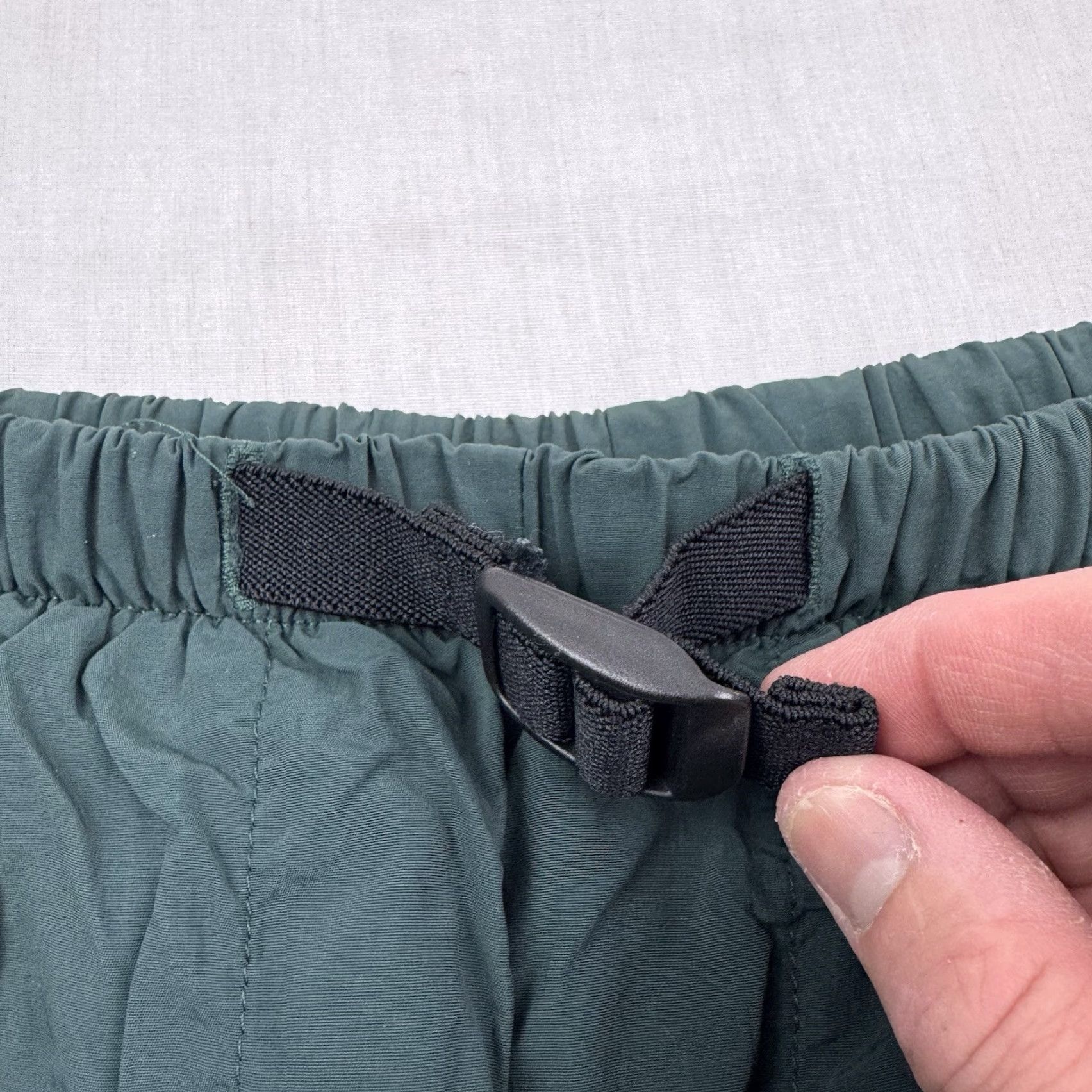 Vintage VINTAGE TravelSmith Cargo Shorts Adult Small Green Outdoor Hiking 90s Mens Size US 29 - 3 Thumbnail