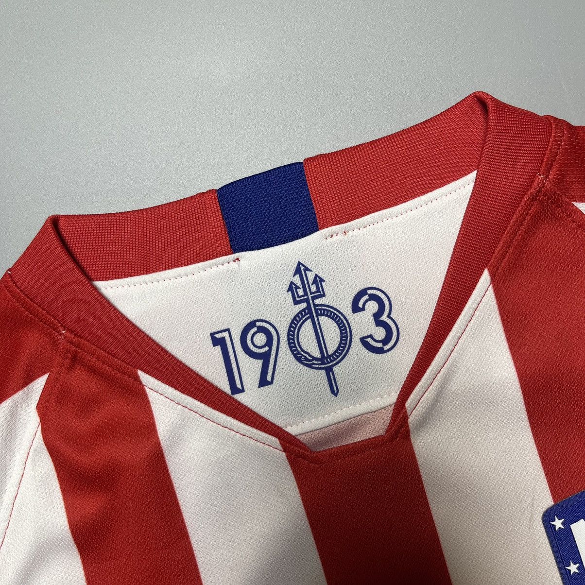 Nike × Vintage YOUTH SIZE ATLETICO MADRID NIKE 2019/2020 SOCCER HOME JERSEY Size US XXS / EU 40 - 5 Thumbnail