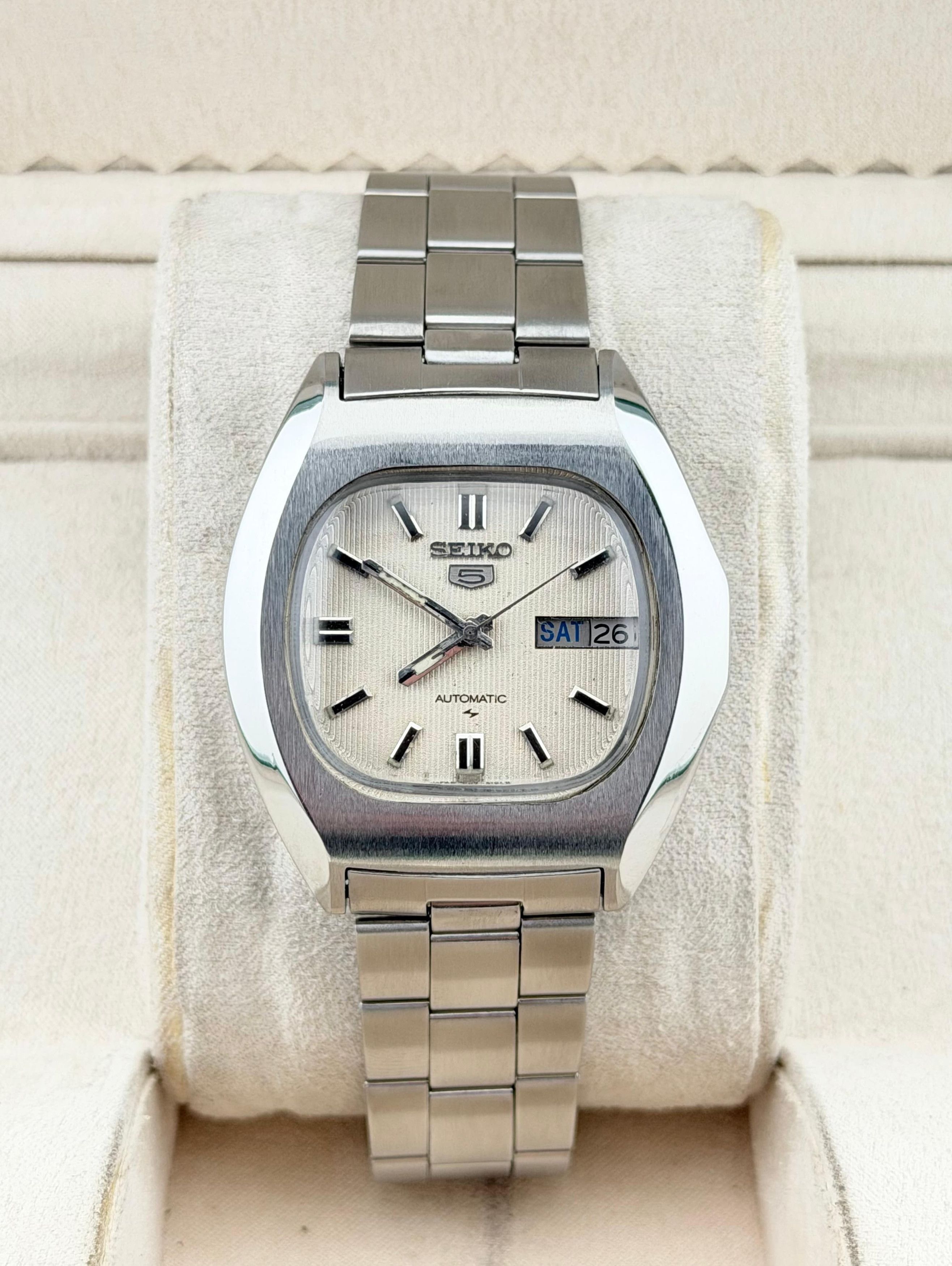 Seiko Vintage Seiko 5 7009-5010 Men's Wrist Automatic Watch Size 38 - 1 Thumbnail
