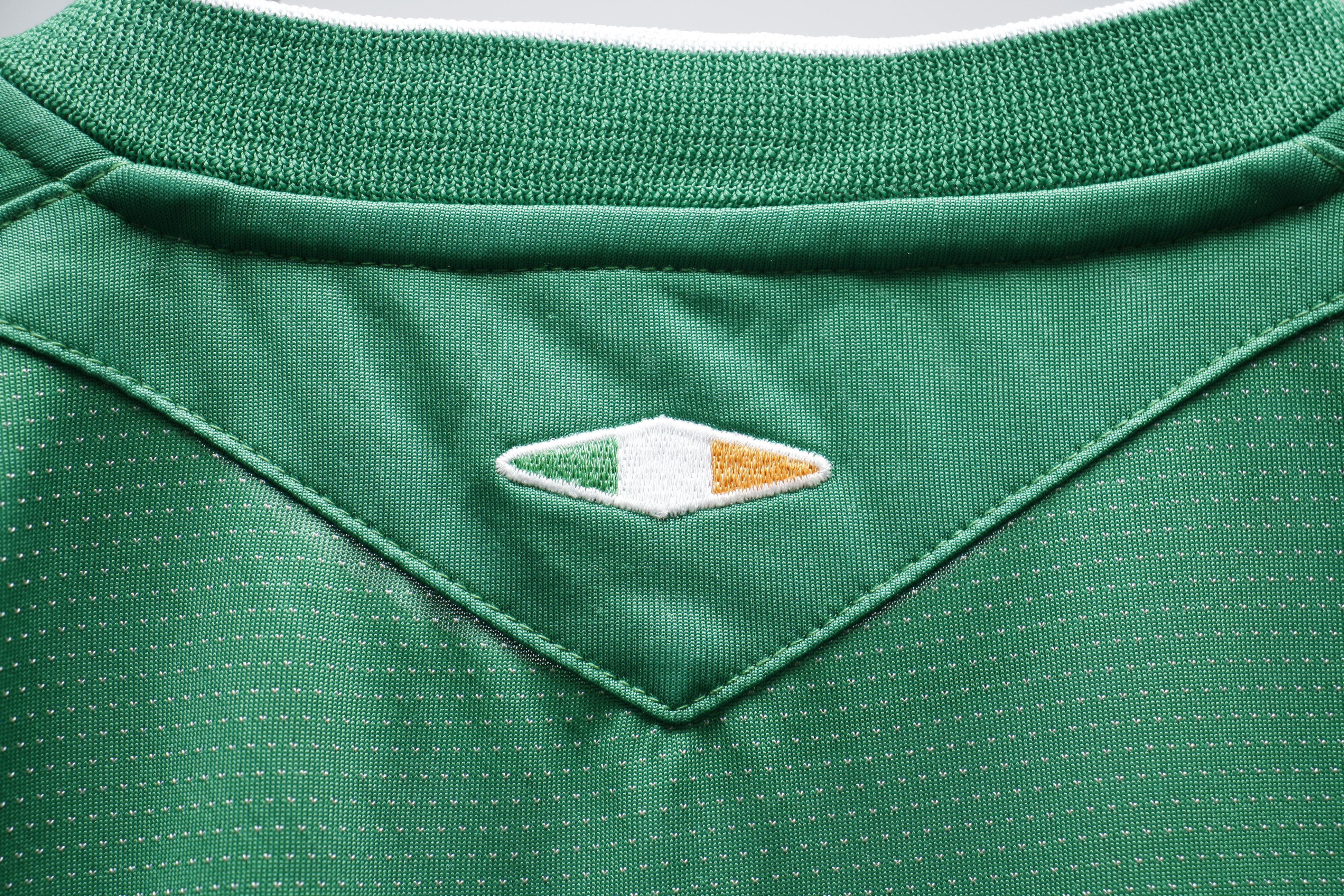 Umbro FA Ireland Umbro Eircom Jersey Original Football Shirt 04/06 Size US M / EU 48-50 / 2 - 9 Thumbnail
