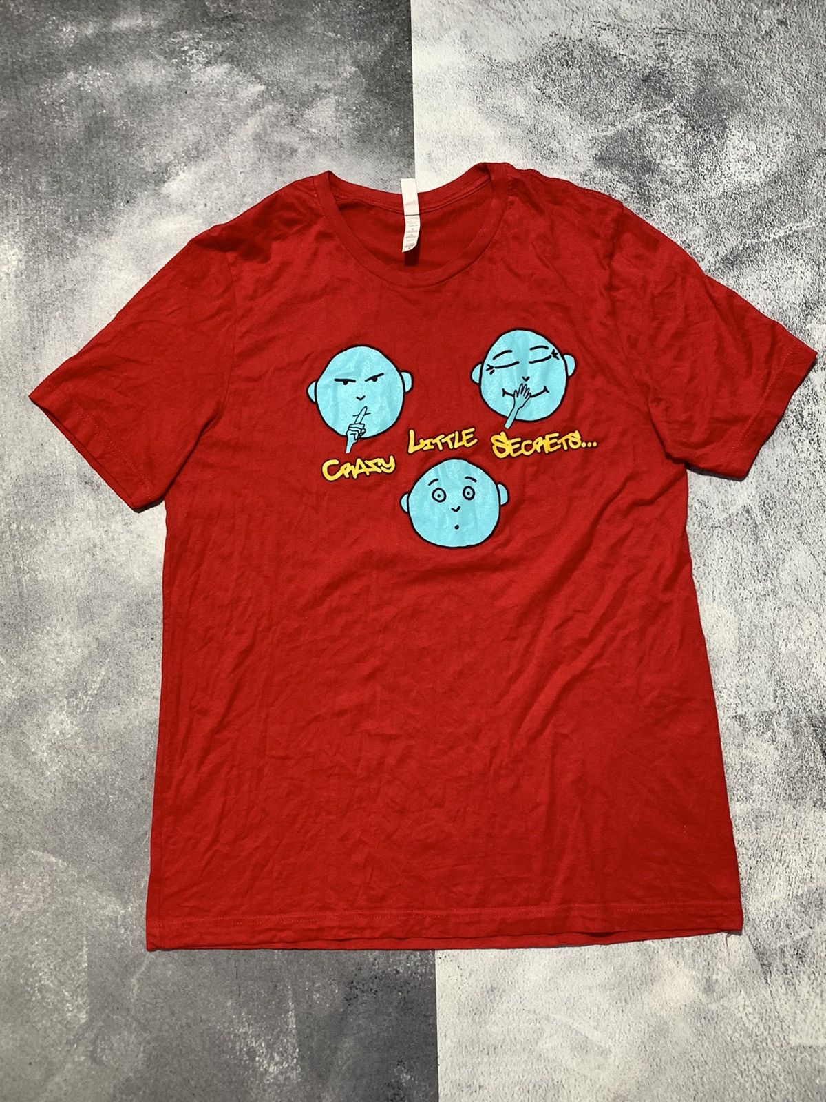 Band Tees × Vintage Vintage Y2K Crazy Little Secrets band tee big logo size XL Size US XL / EU 56 / 4 - 1 Thumbnail