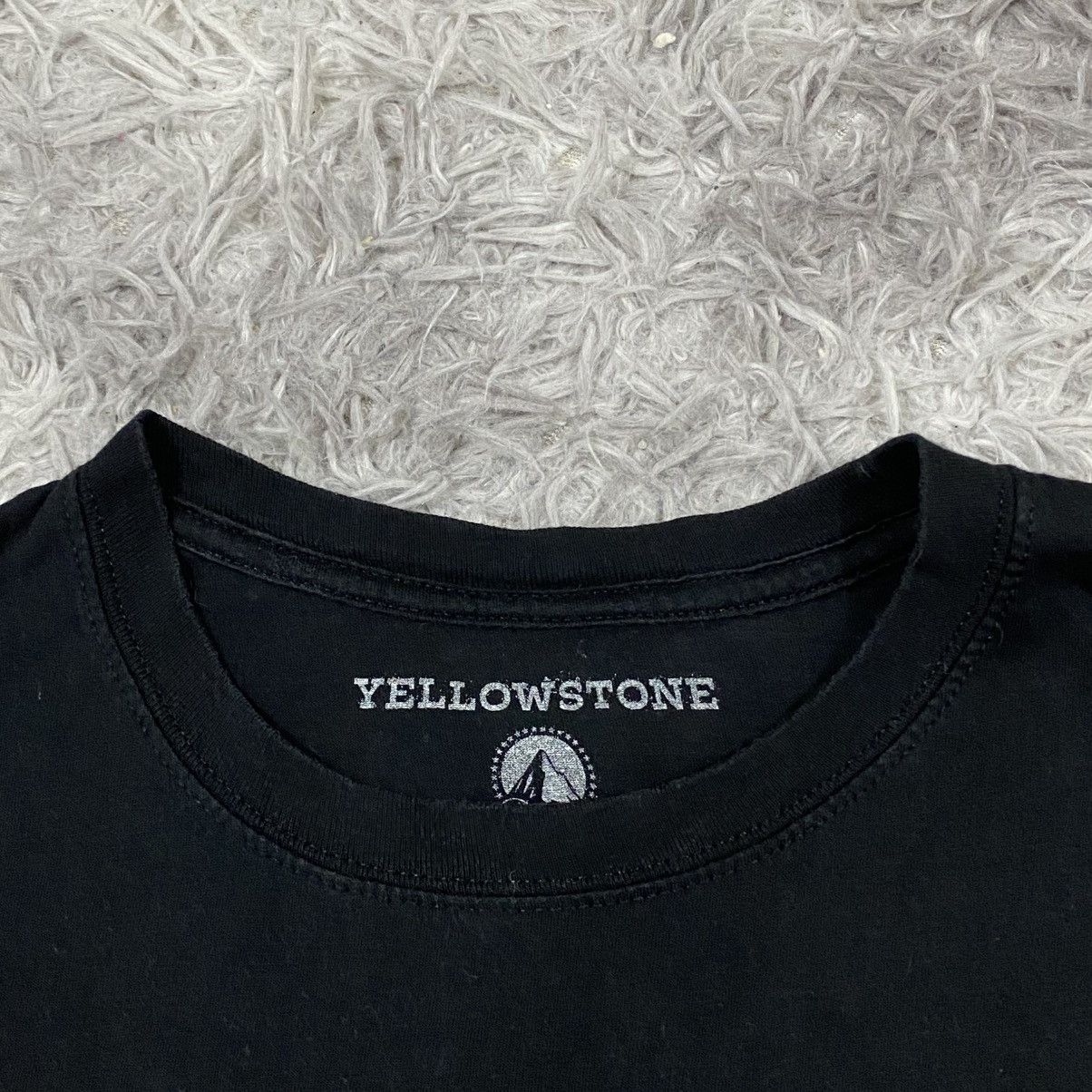 Vintage Tv series movie yellowstone netflix film Size US L / EU 52-54 / 3 - 3 Thumbnail