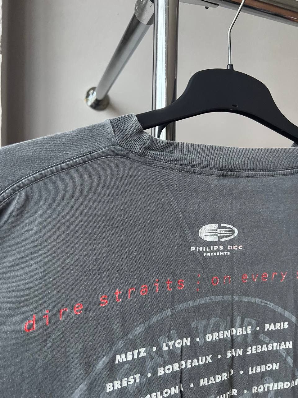 Vintage 90’S DIRE STRAITS ON EVERY STREET EUROPEAN TOUR 1992 TSHIRT Size US L / EU 52-54 / 3 - 15 Thumbnail