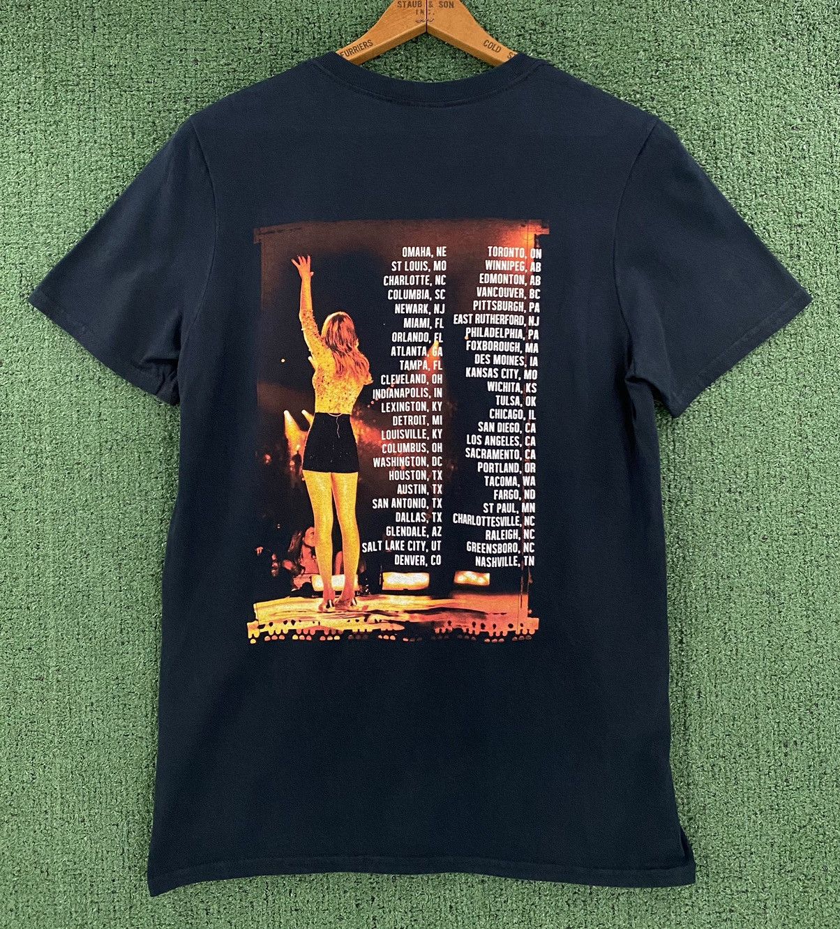 Gildan Taylor Swift Tour Double Sided T-Shirt Women’s Small Swiftie Size S / US 4 / IT 40 - 6 Thumbnail