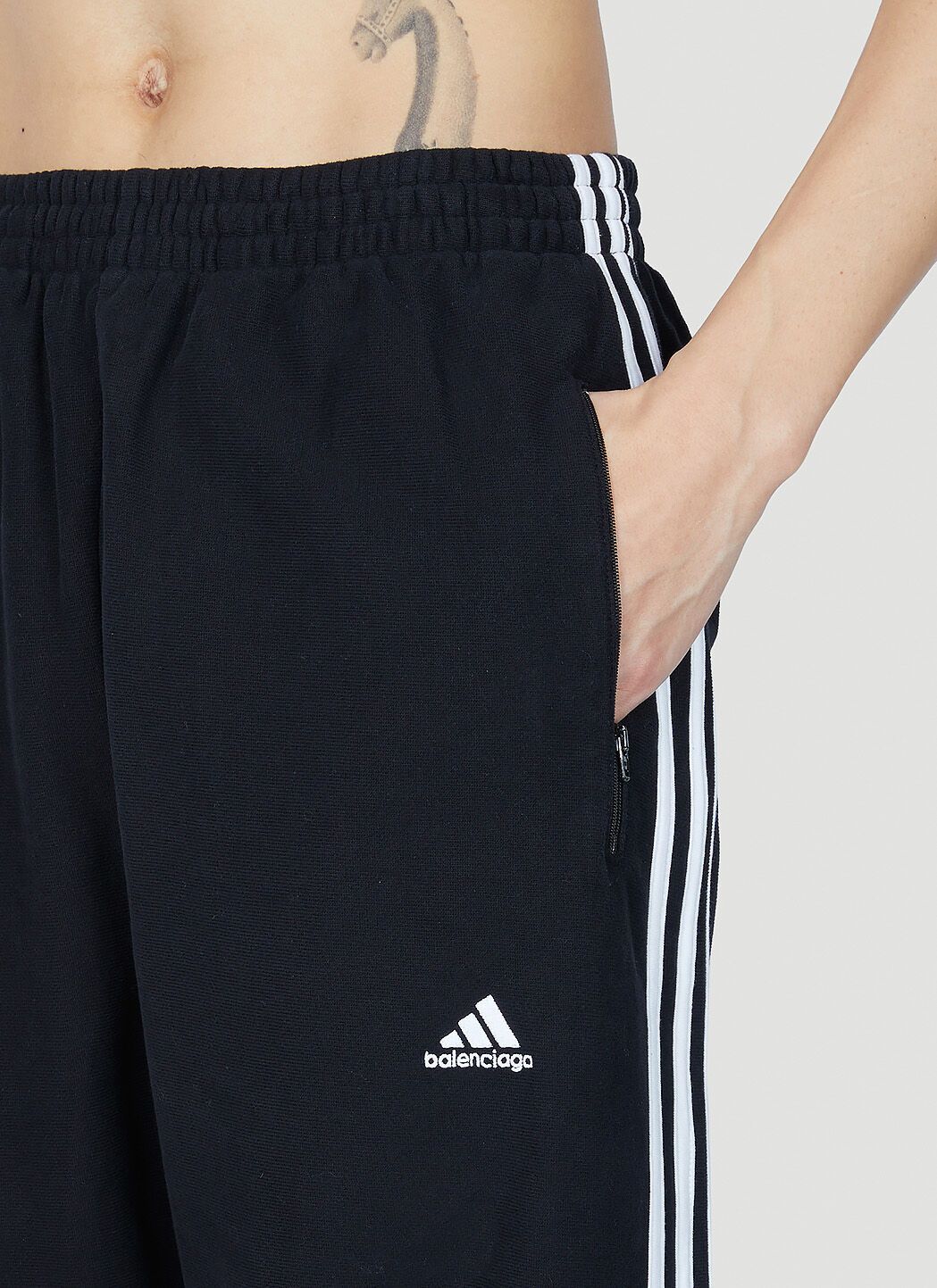 Adidas × Balenciaga XXS Cuffed Relaxed Track Pant Embroidered Logo Stripes SS21 Size US 32 / EU 48 - 19 Thumbnail