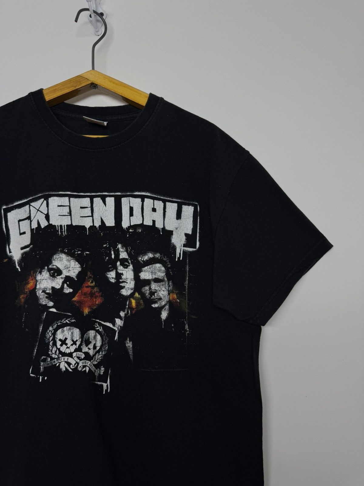 Fruit Of The Loom Vintage 2009 Green Day London Rock T shirt Size US M / EU 48-50 / 2 - 7 Thumbnail