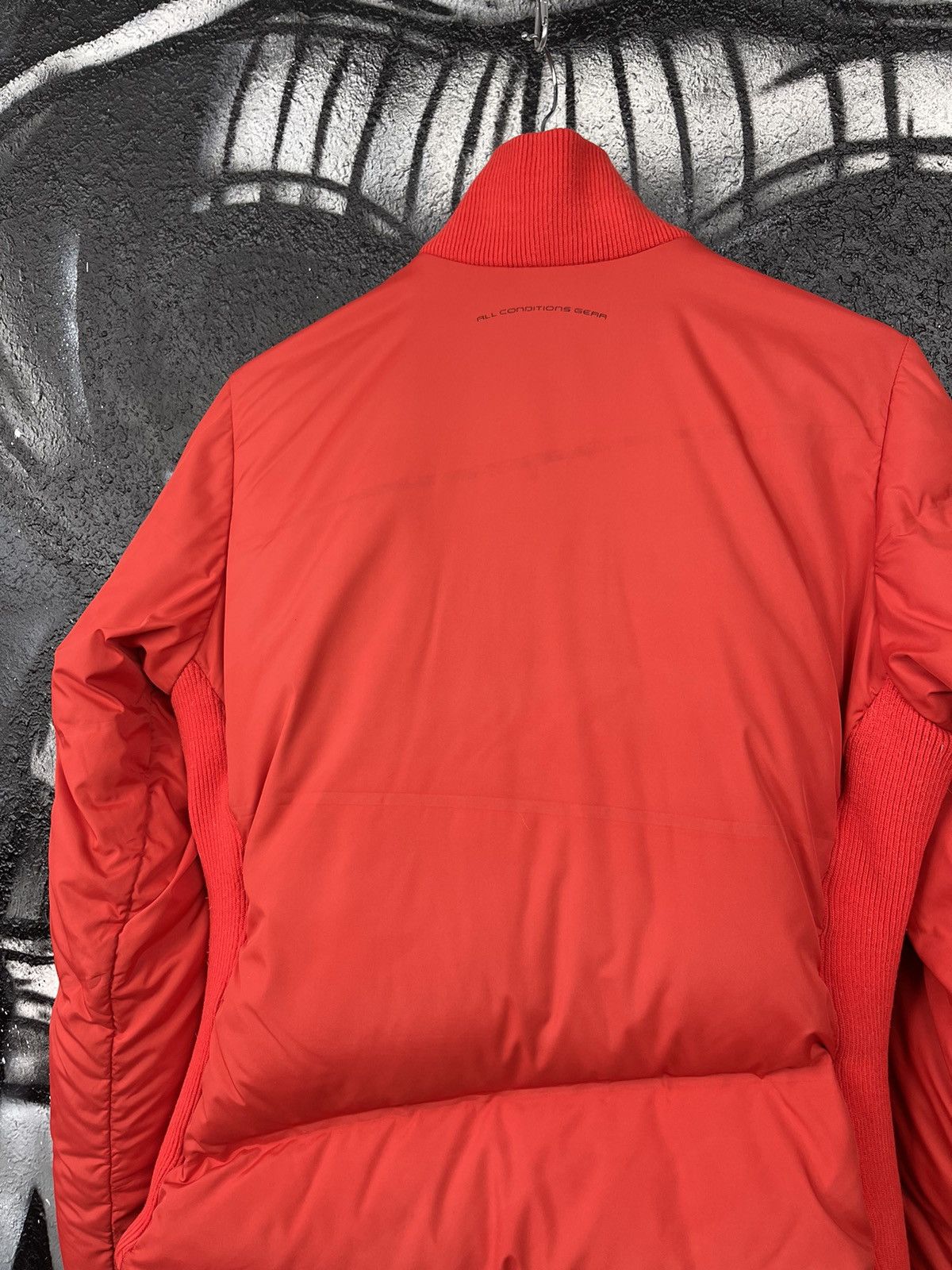 Nike ACG Nike ACG Y2K Vintage Red Puffer Down Jacket Women’s Size M Size M / US 6-8 / IT 42-44 - 13 Thumbnail