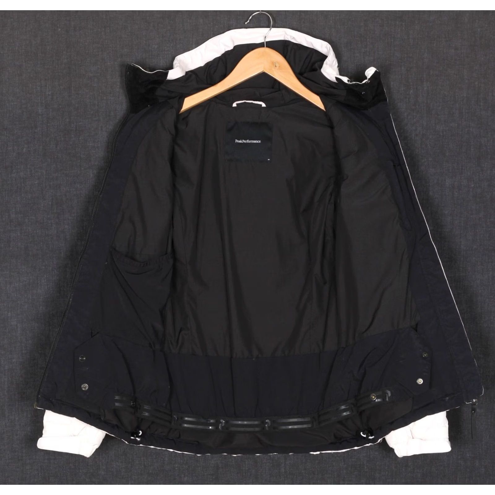 Peak Performance PEAK PERFORMANCE W BLACK Hooded Down Ski Jacket Women XS MJ5936 Size XS / US 0-2 / IT 36-38 - 7 Thumbnail