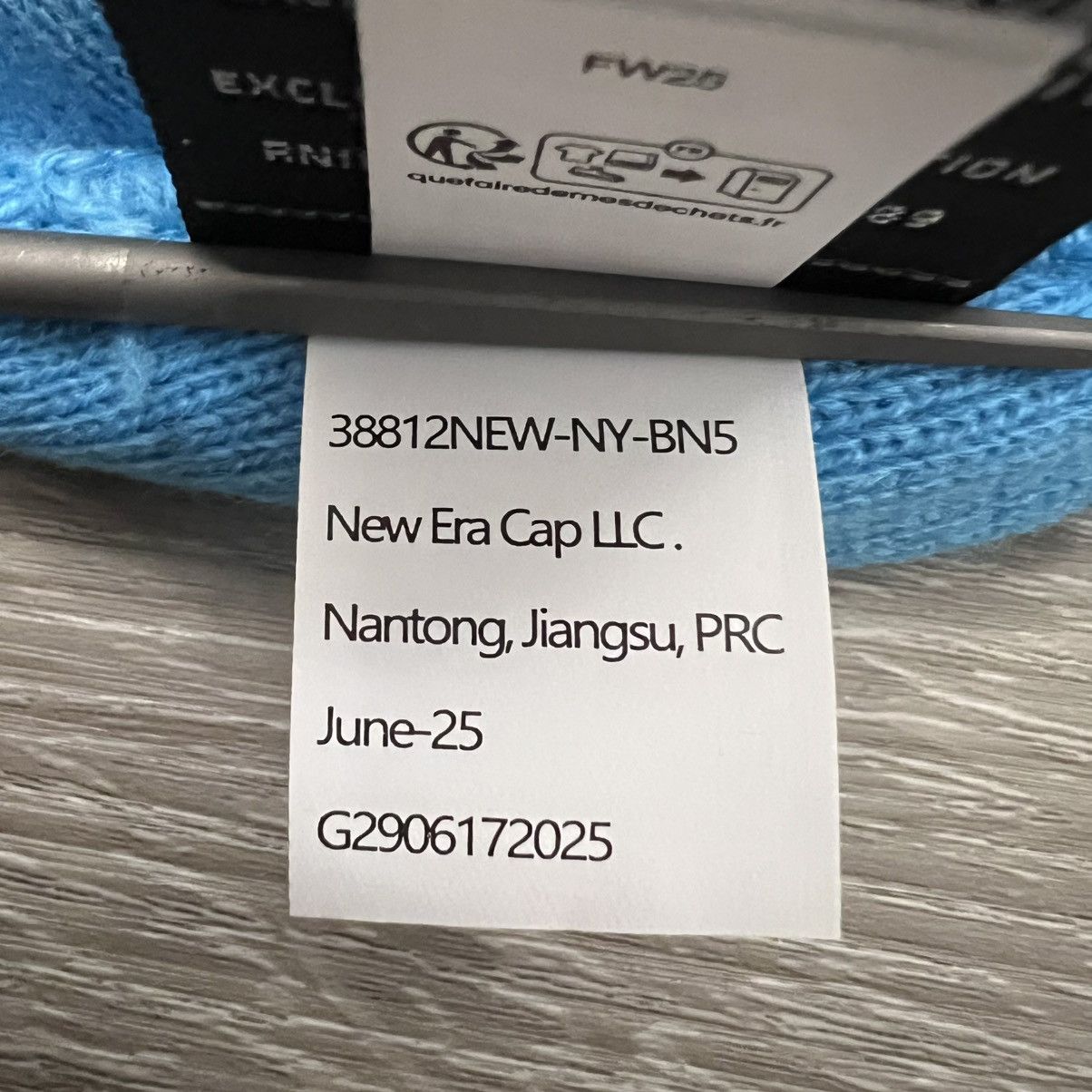 New Era × Supreme Supreme New Era Box Logo Beanie FW25 Cyan Size ONE SIZE - 11 Thumbnail